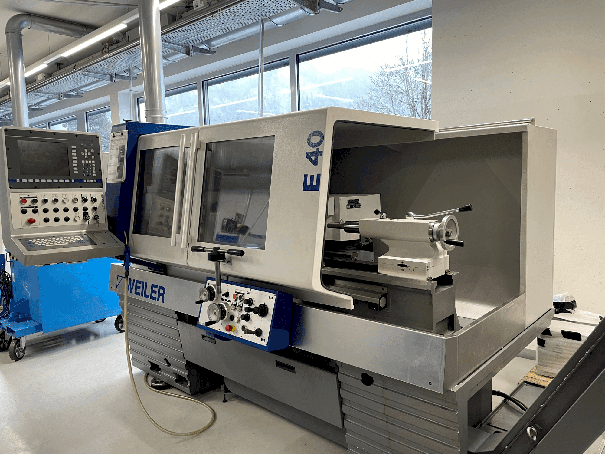 Makine  Weiler E 40 x 1000 - Önden görünüm