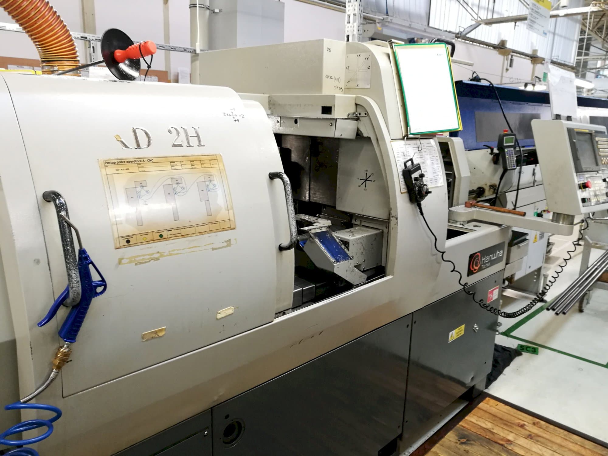 Makine  Hanwha - Sağdan görünüm XD 32 H