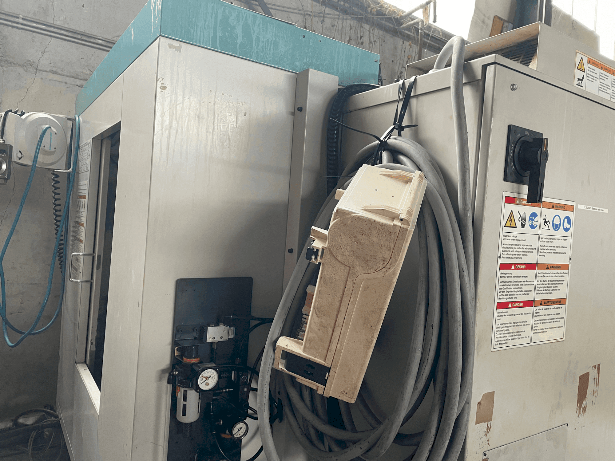 Makine  Brother TC22A  (1999) - Önden görünüm