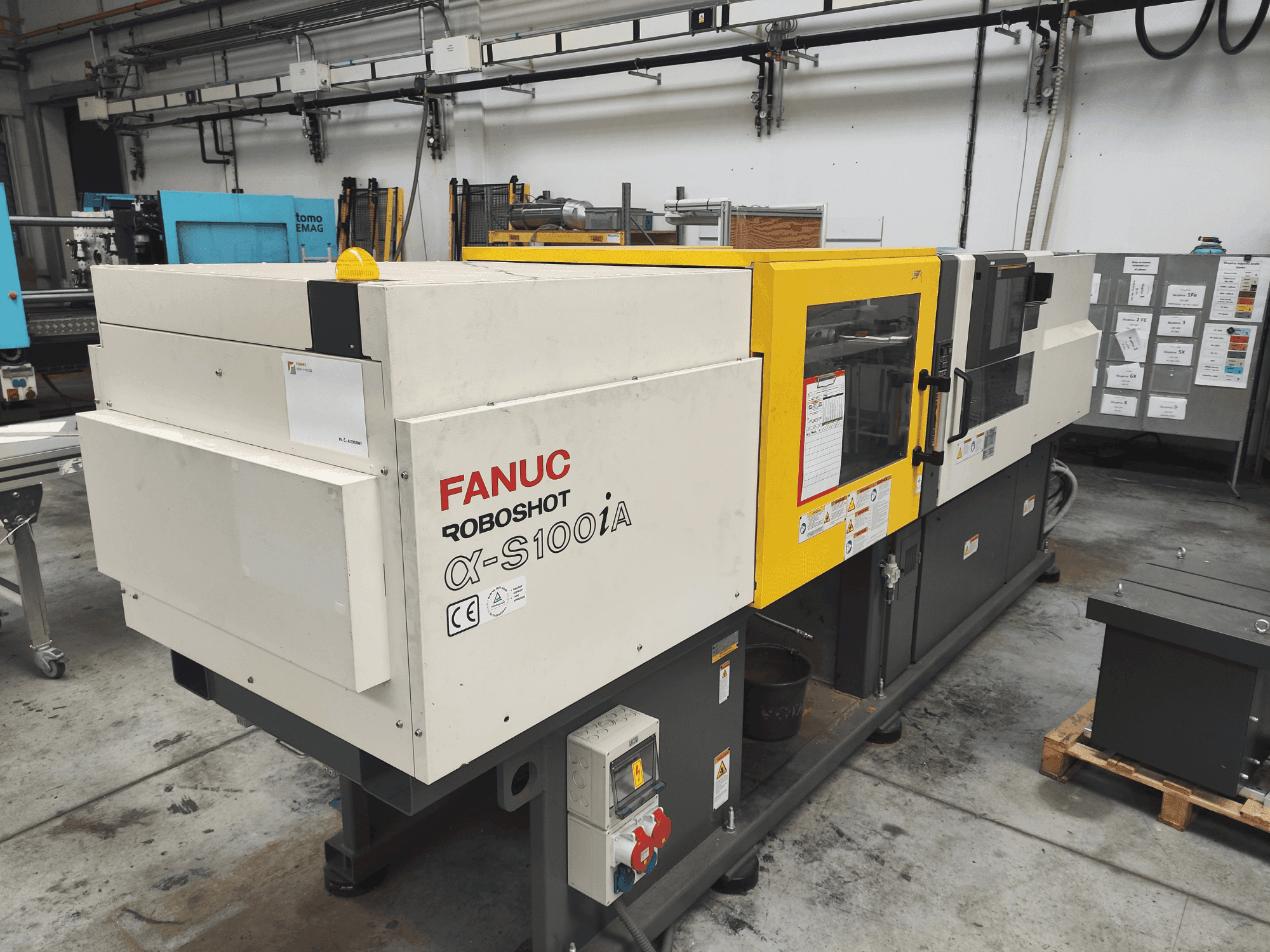 Makine  FANUC α-S100A - Önden görünüm