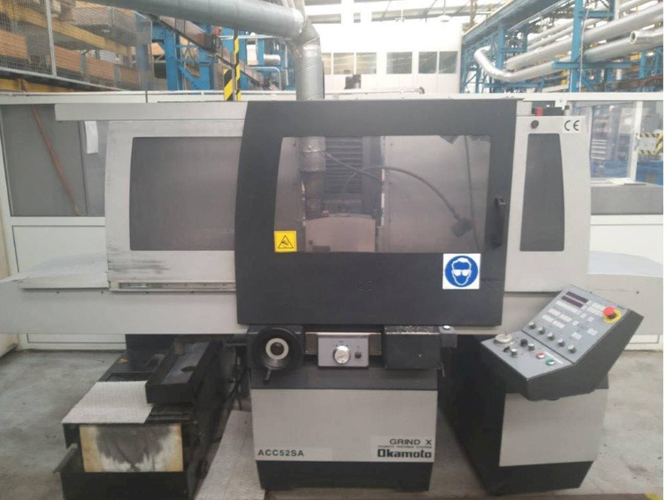 Makine  OKAMOTO ACC 52SA - Önden görünüm