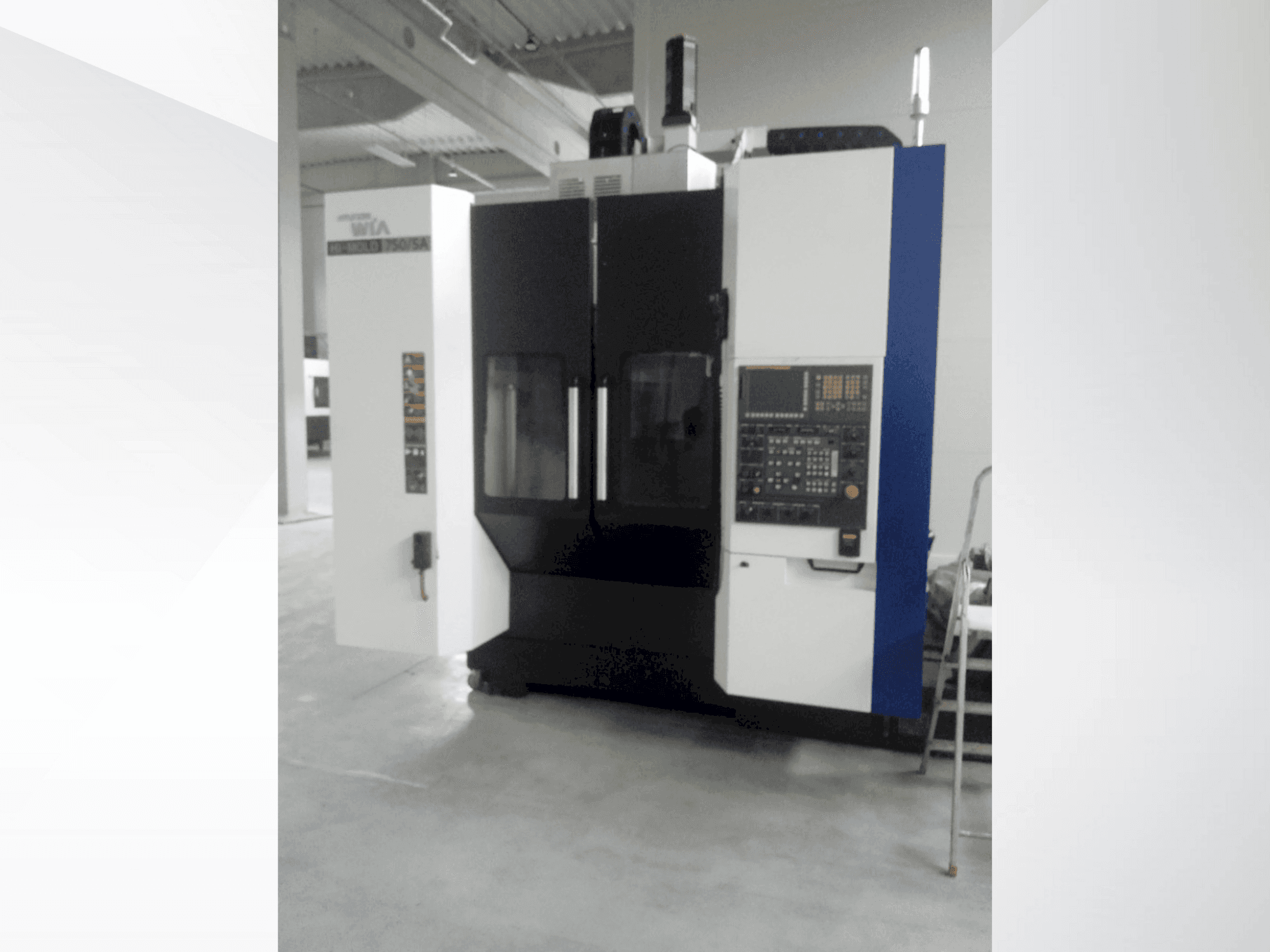 Makine  Hyundai Wia HI-MOLD 750-5A - Önden görünüm