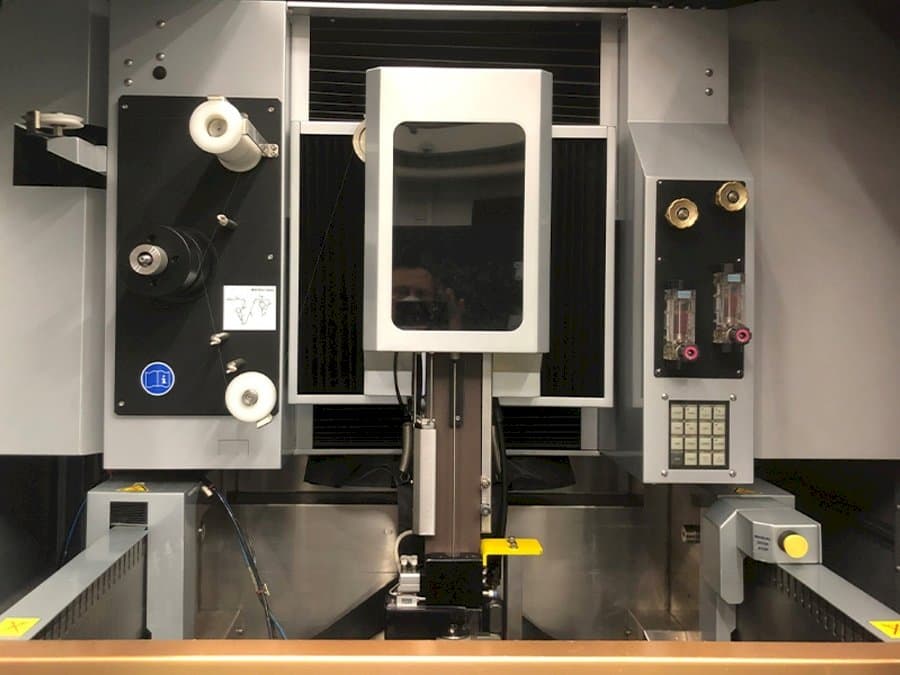 Makine  EROWA Robot Compact 80 - Önden görünüm