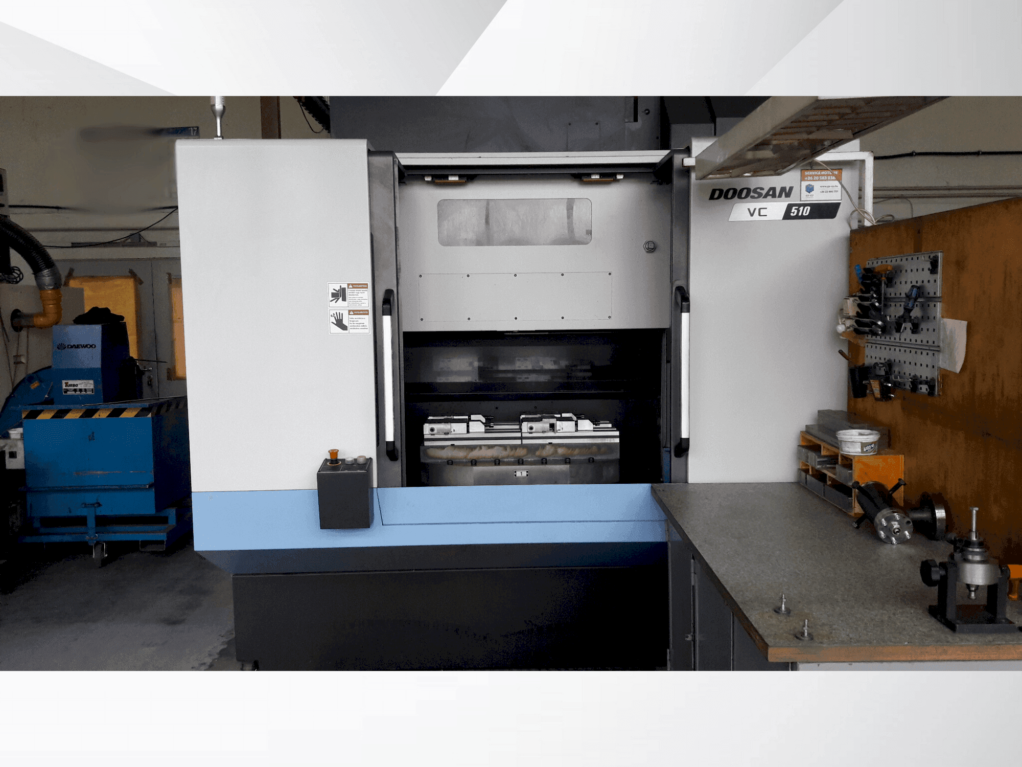 Makine  DOOSAN VC 510 - Önden görünüm