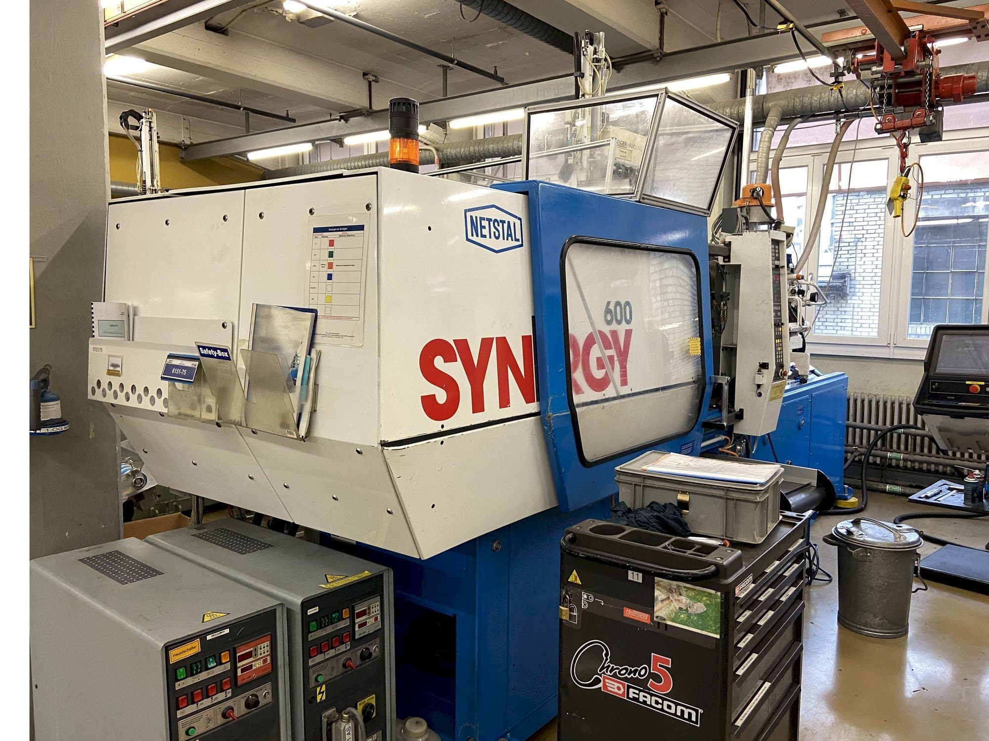 Makine  Netstal SYNERGY 600-110 - Önden görünüm
