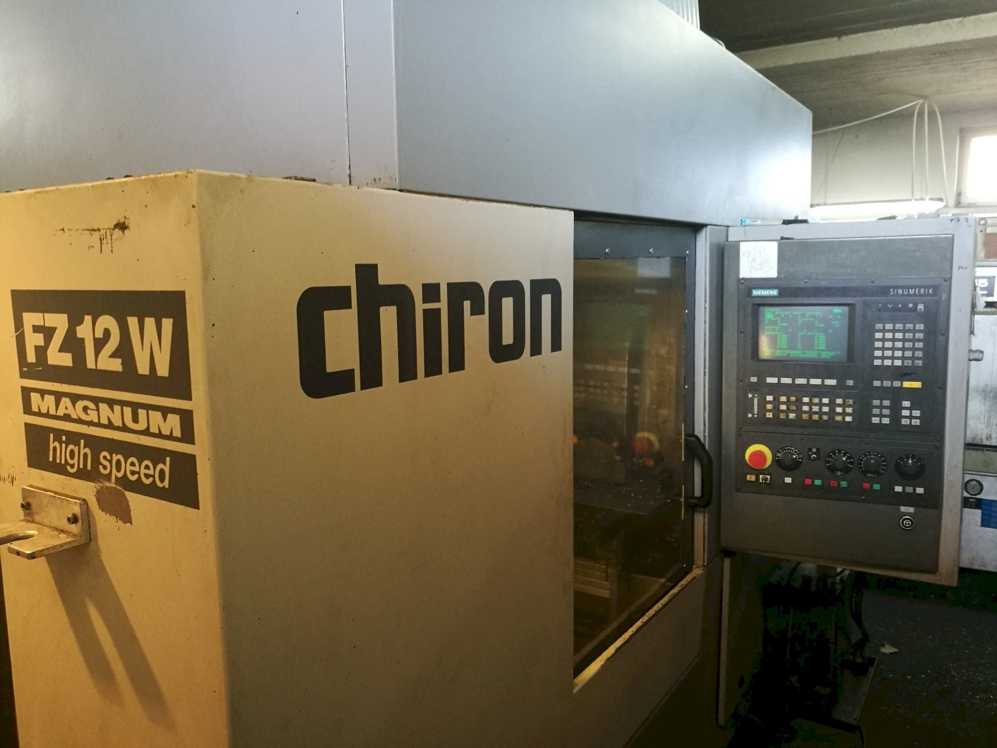 Makine  CHIRON FZ 12 W Magnum - Önden görünüm