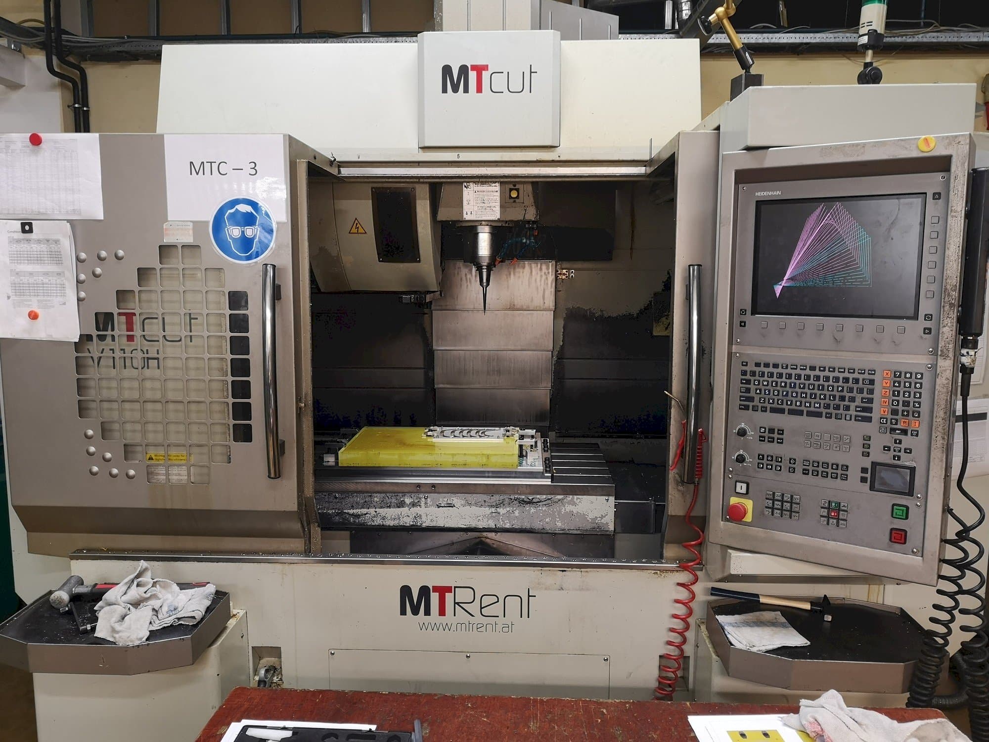 Makine  MT Cut V110H - Önden görünüm