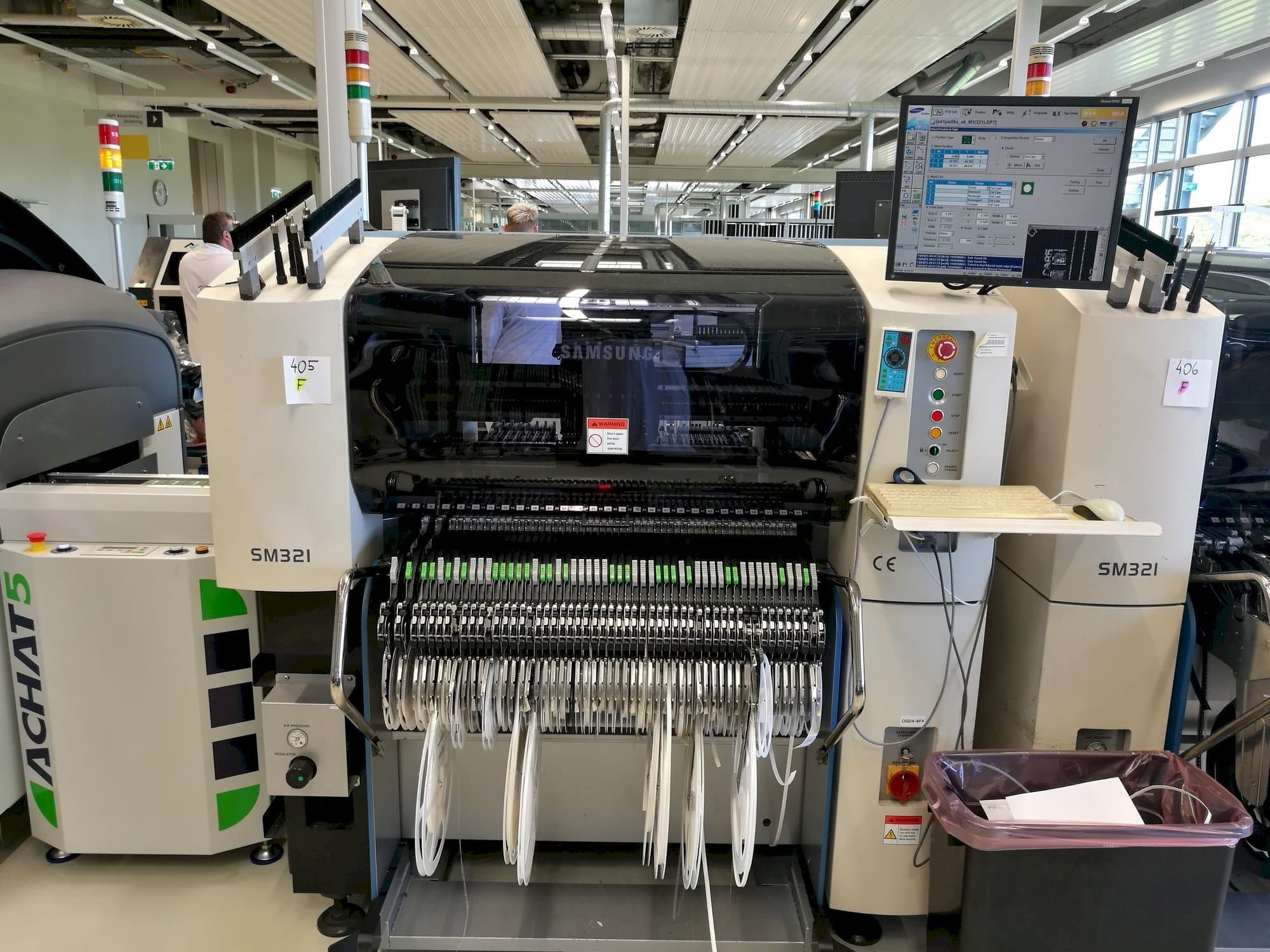 Makine  Samsung SM 321 - Önden görünüm