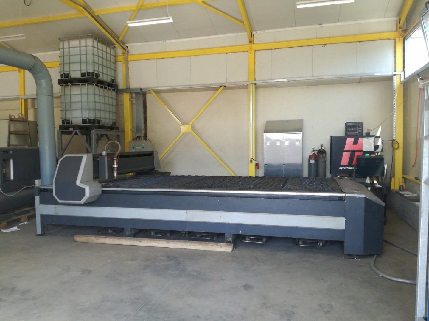 Makine  HPM ITALY GV 4 x 2 - Önden görünüm