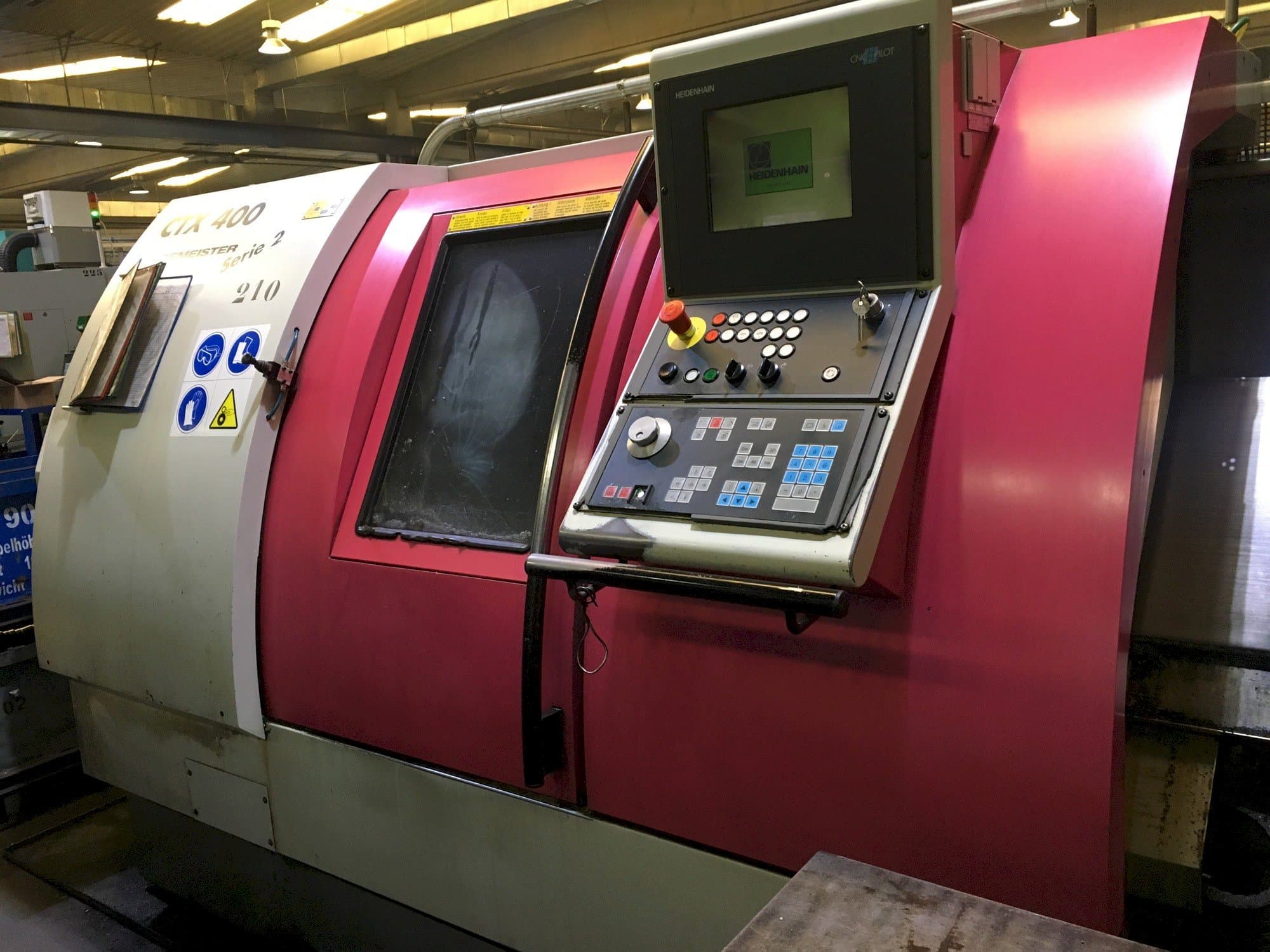 Makine  Gildemeister CTX-400 S2 - Önden görünüm