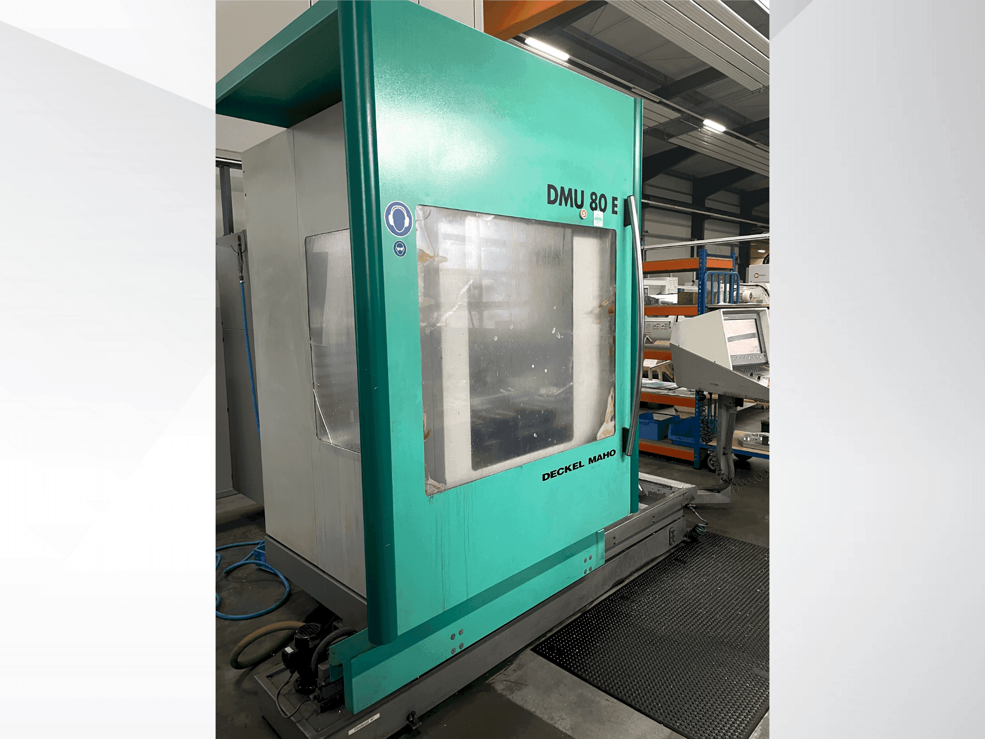 Makine  DECKEL DMU 80 E - Önden görünüm