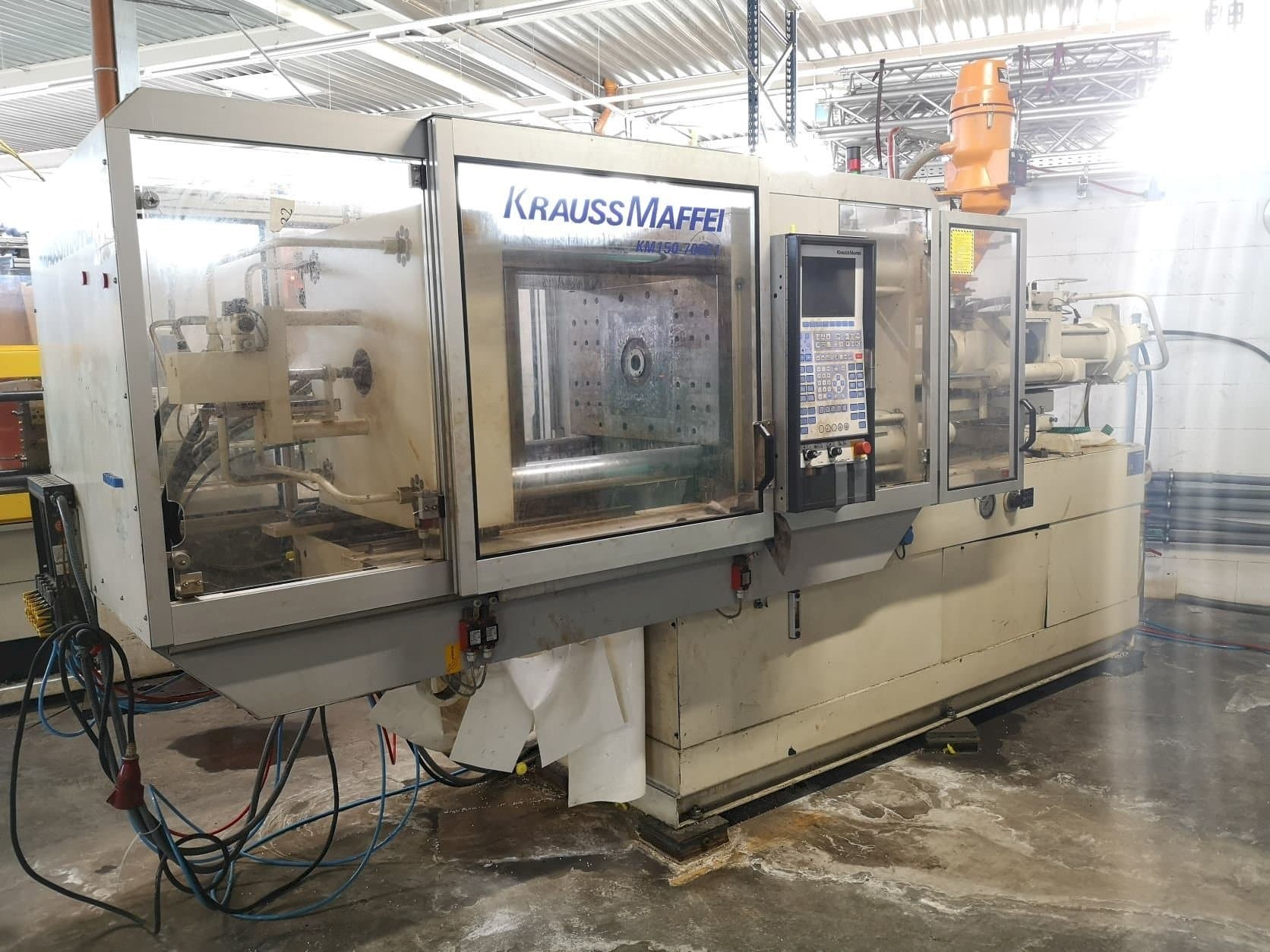 Makine  Krauss Maffei 150-700 C1 - Önden görünüm