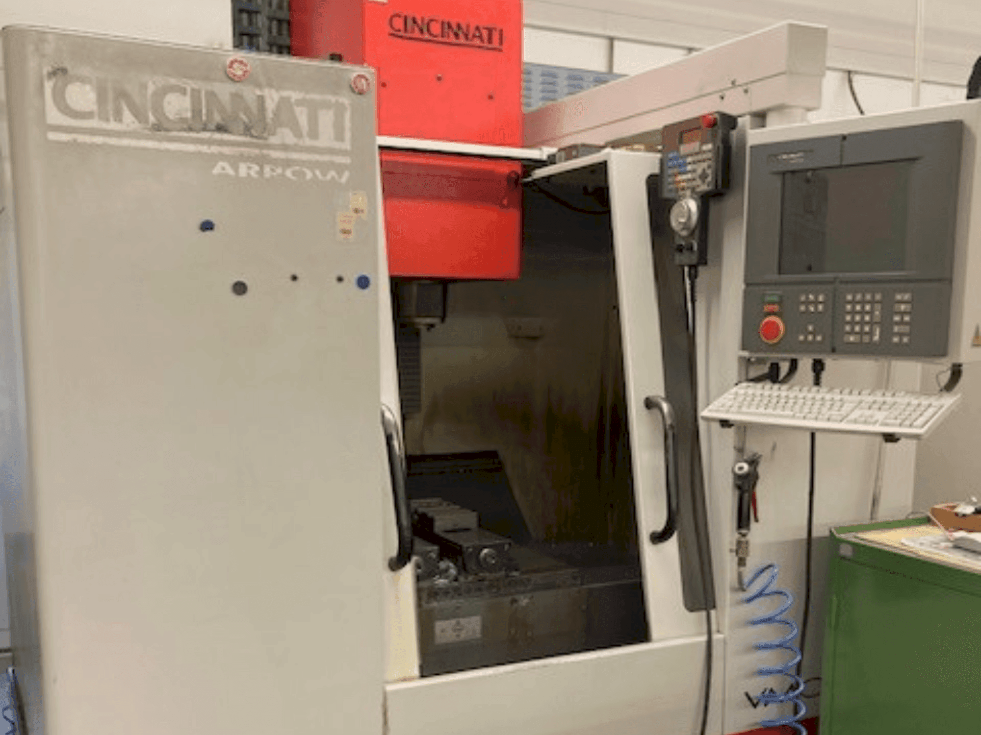 Makine  Cincinnati Arrow 500 - Önden görünüm