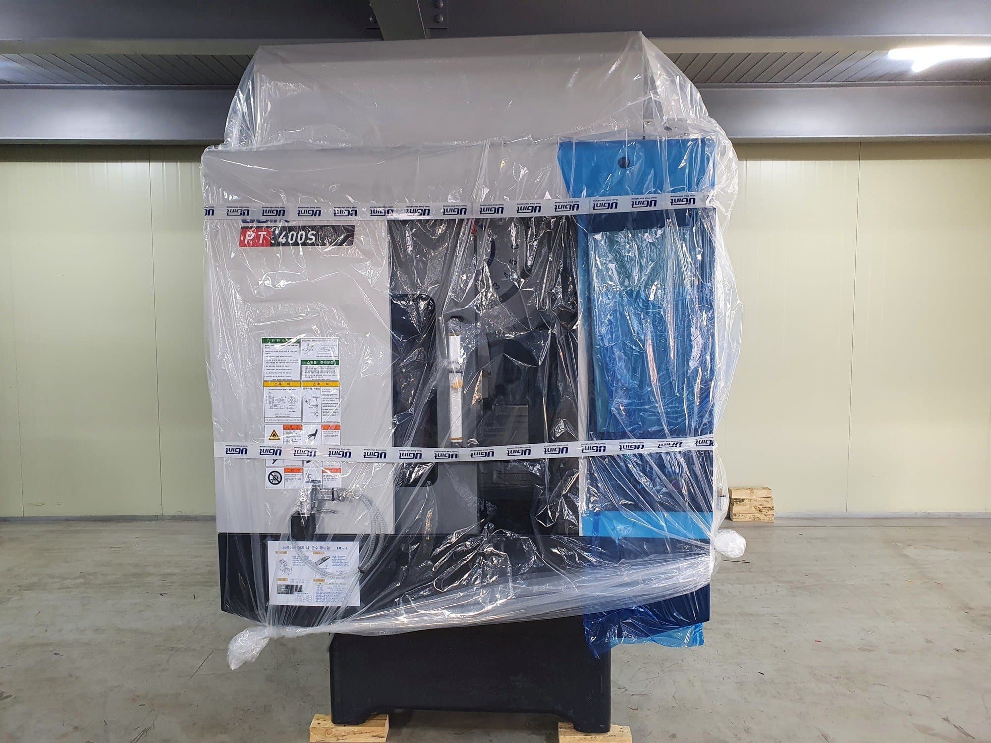 Makine  UGINT PT400S - Önden görünüm