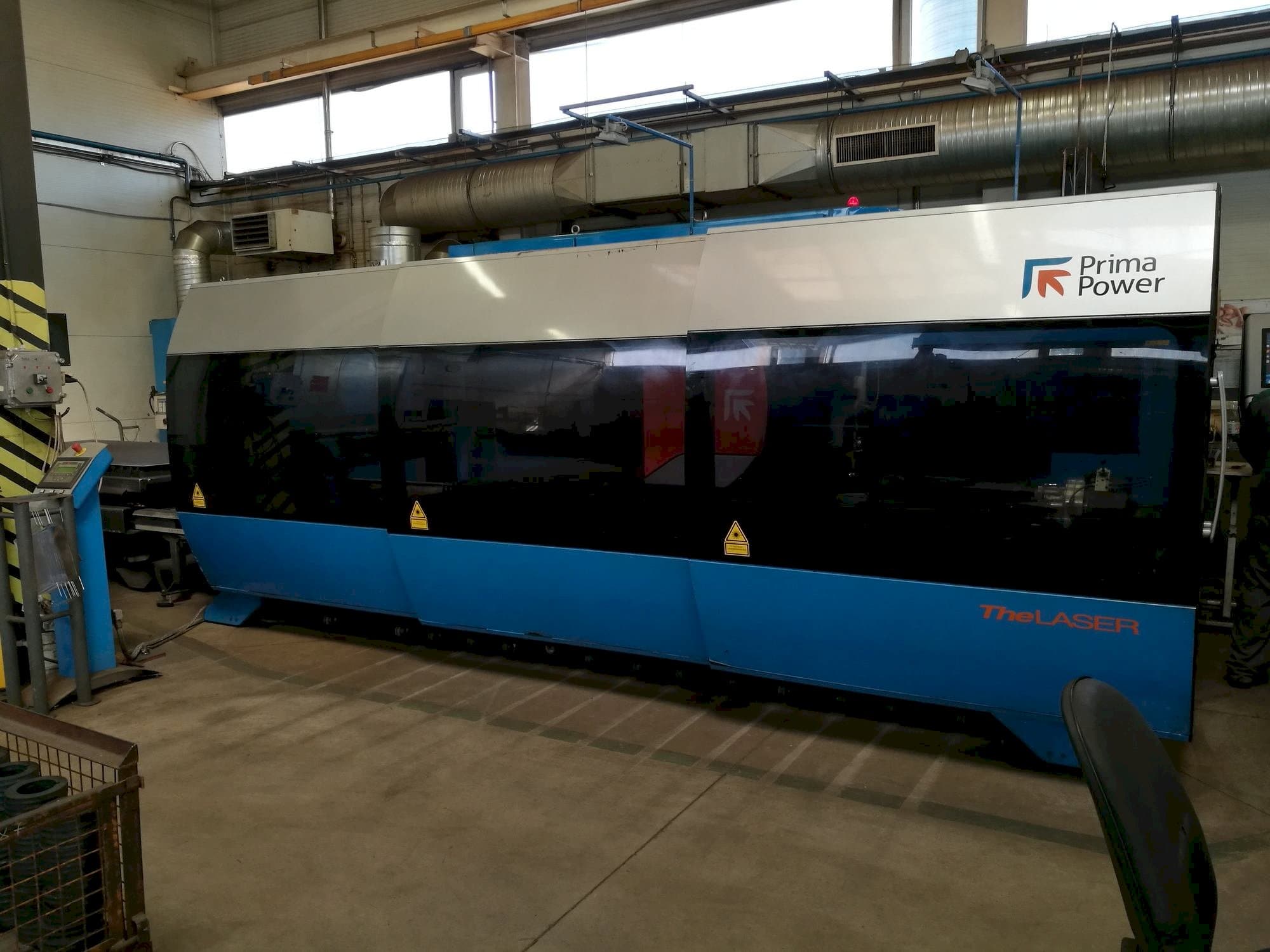 Makine  Prima Power Zaphiro - Önden görünüm