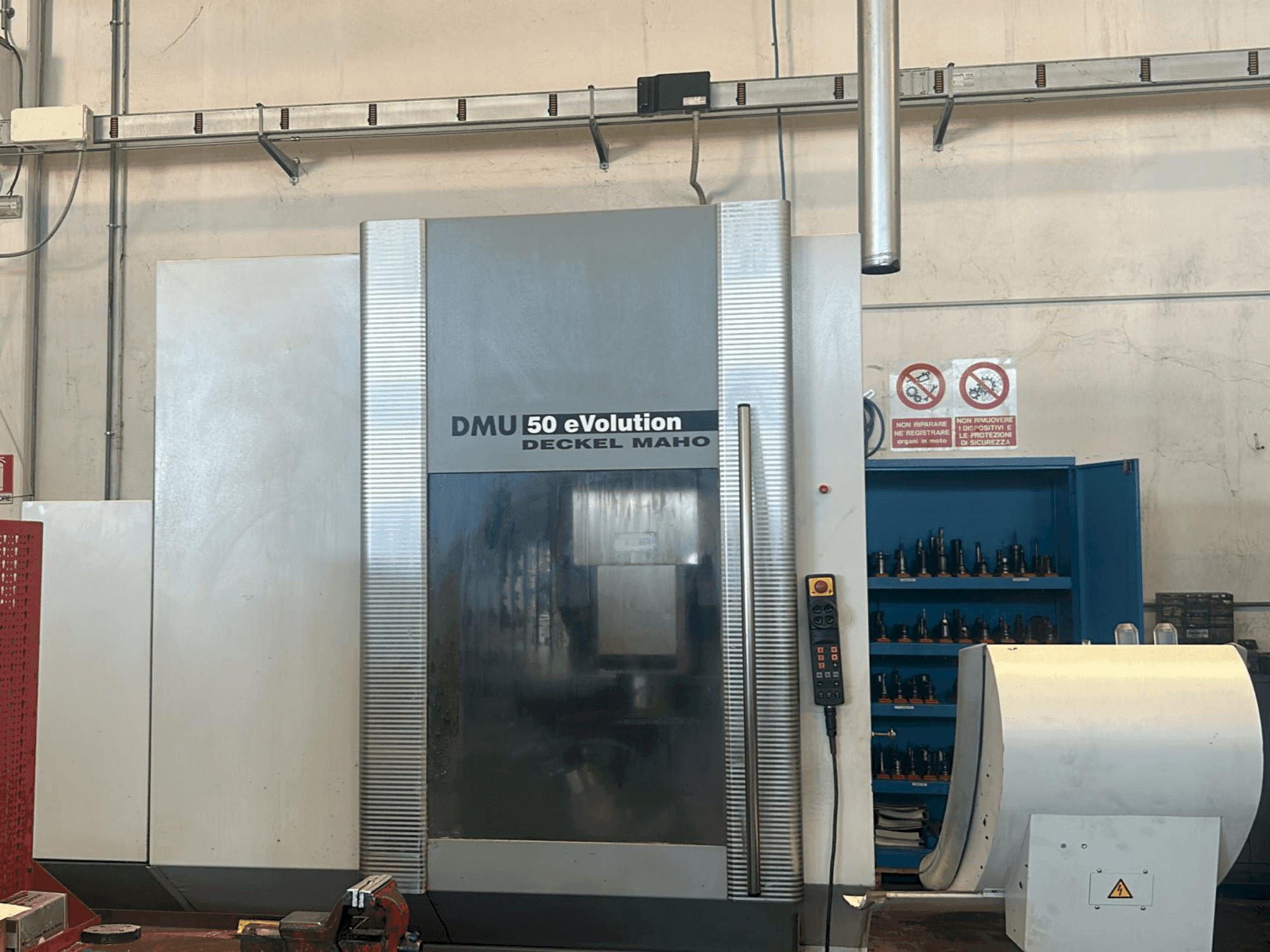 Makine  DECKEL MAHO DMU 50 Evolution - Önden görünüm