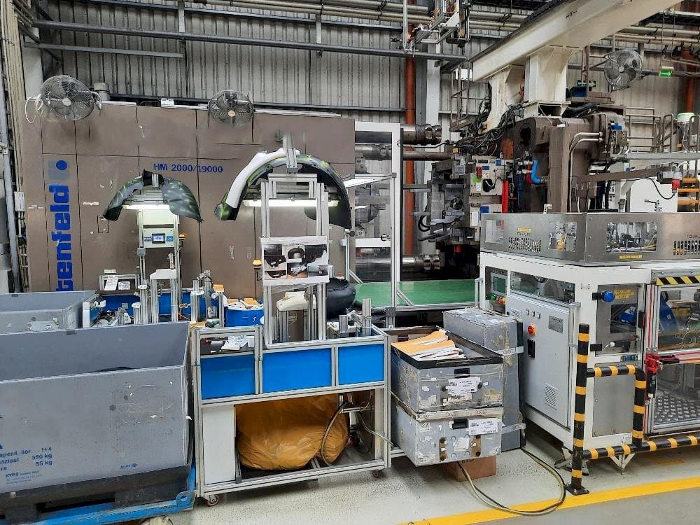 Makine  Battenfeld HM2000/19000 - Önden görünüm