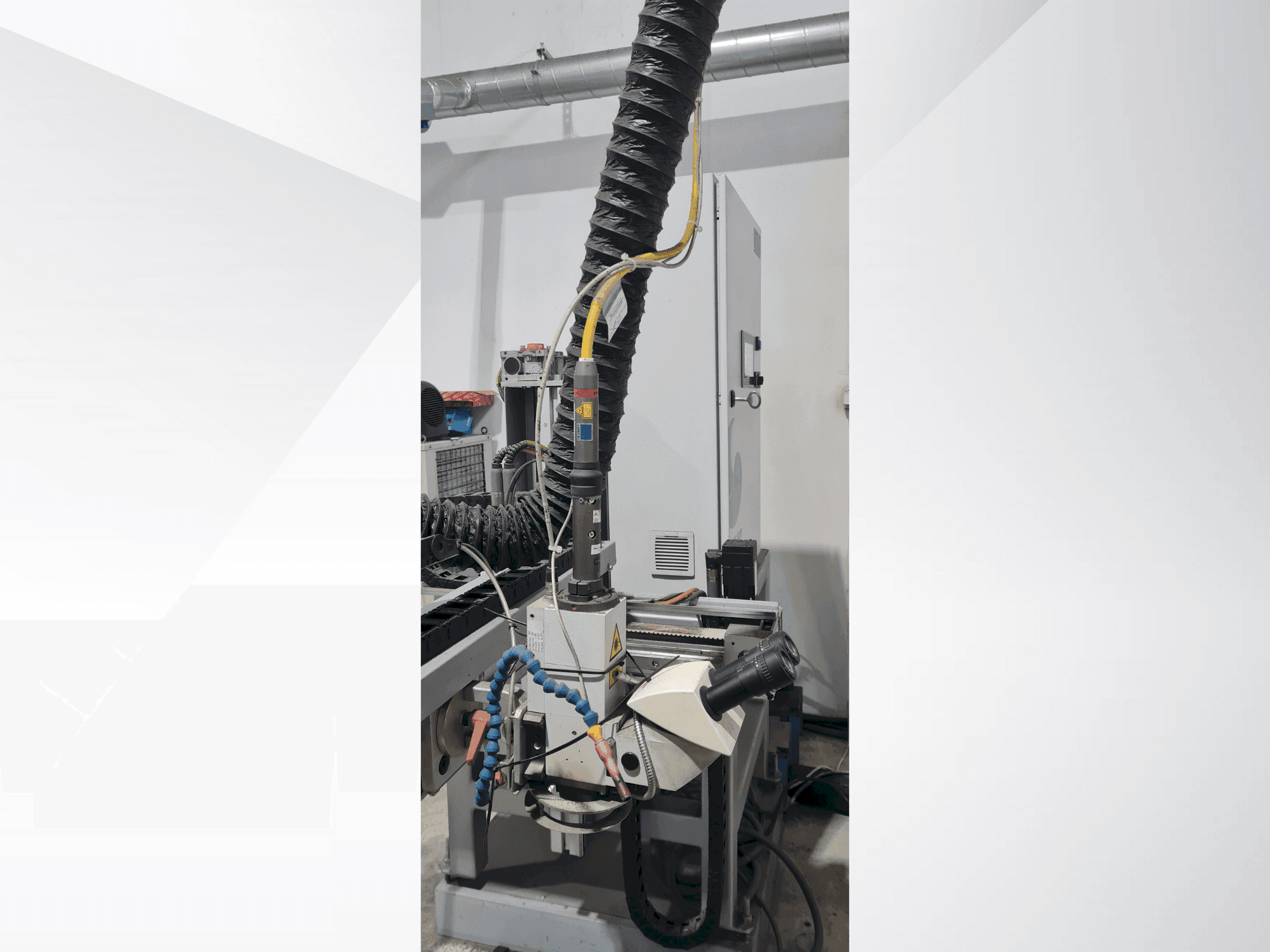 Makine  TRUMPF TRUPULSE 304 - Önden görünüm