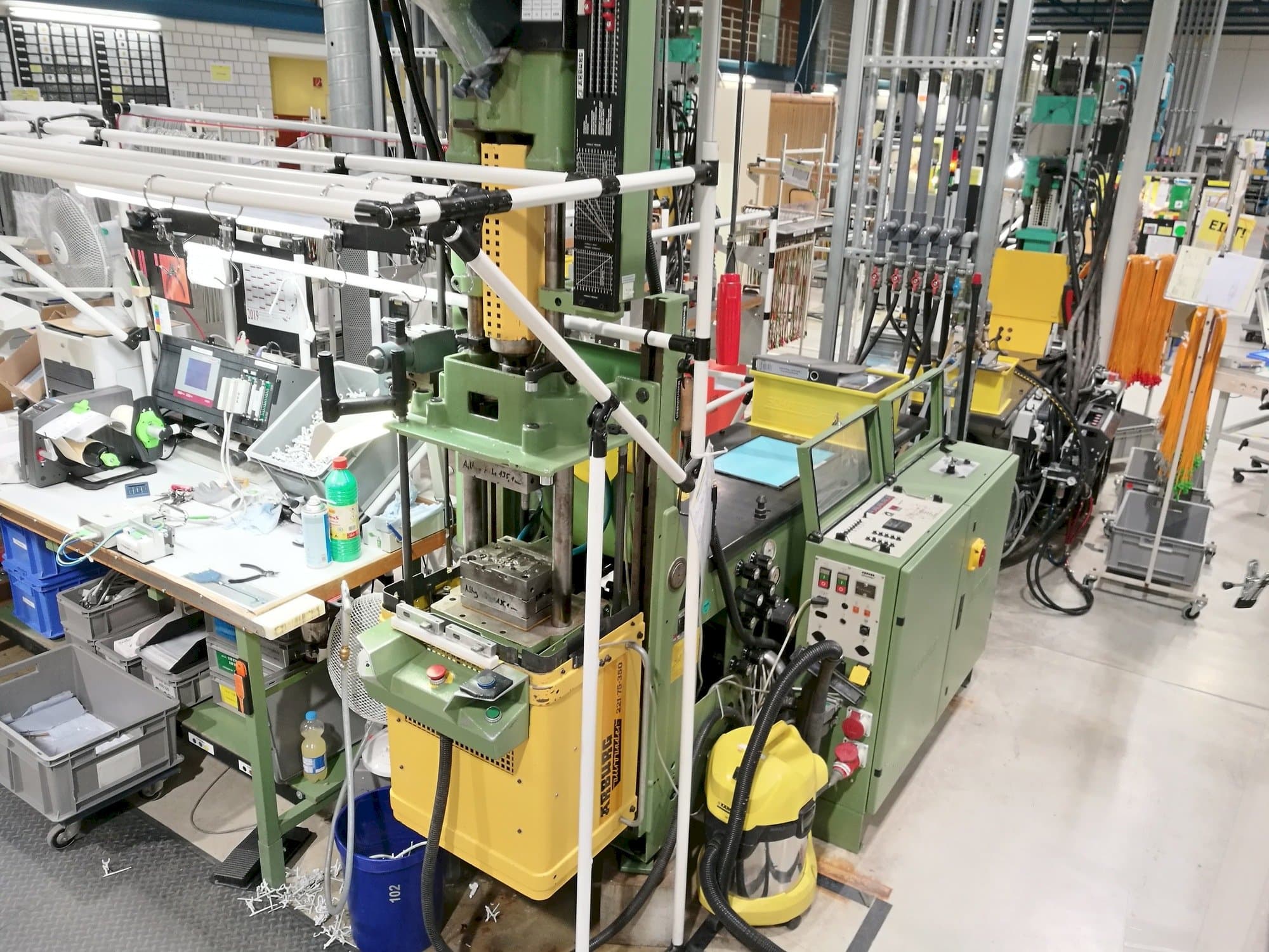 Makine  Arburg 221-75-350 - Önden görünüm