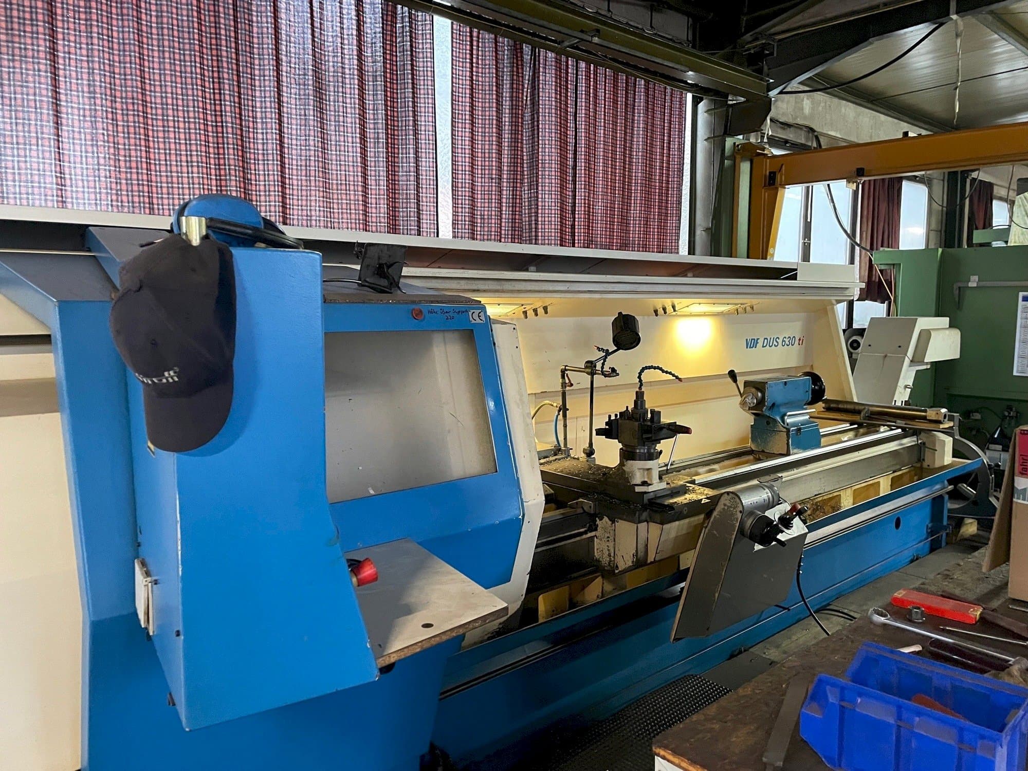 Makine  VDF BOEHRINGER - Önden görünüm