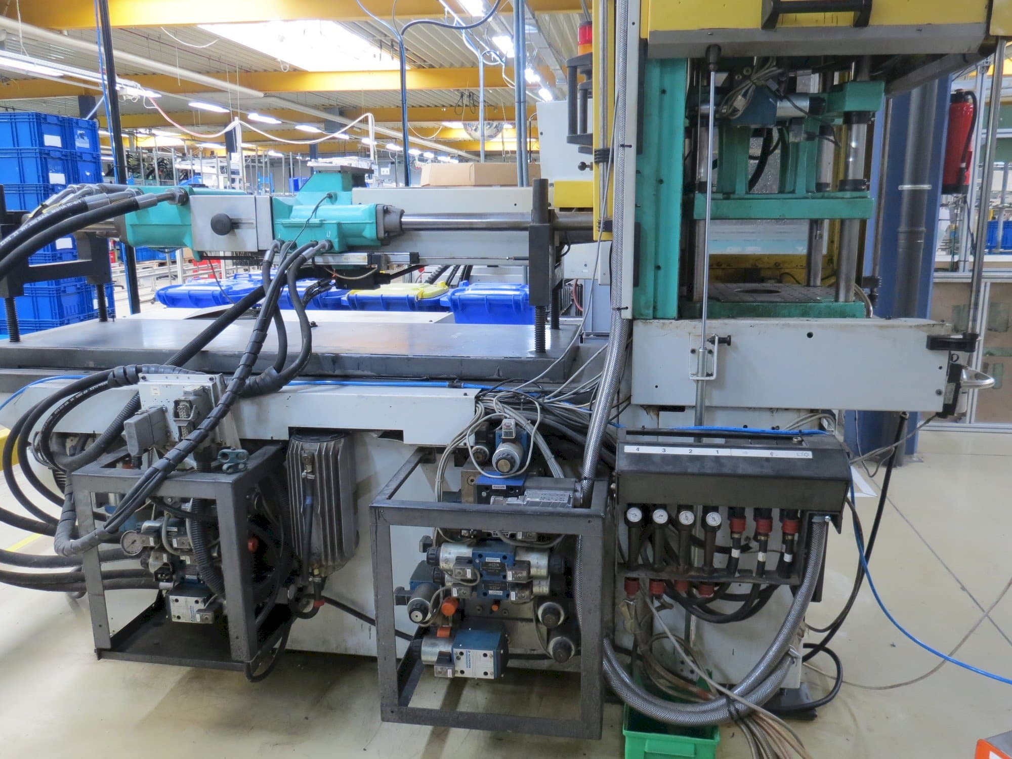 Makine  Arburg Allrounder 320 C / S 500-250 Vo - Önden görünüm