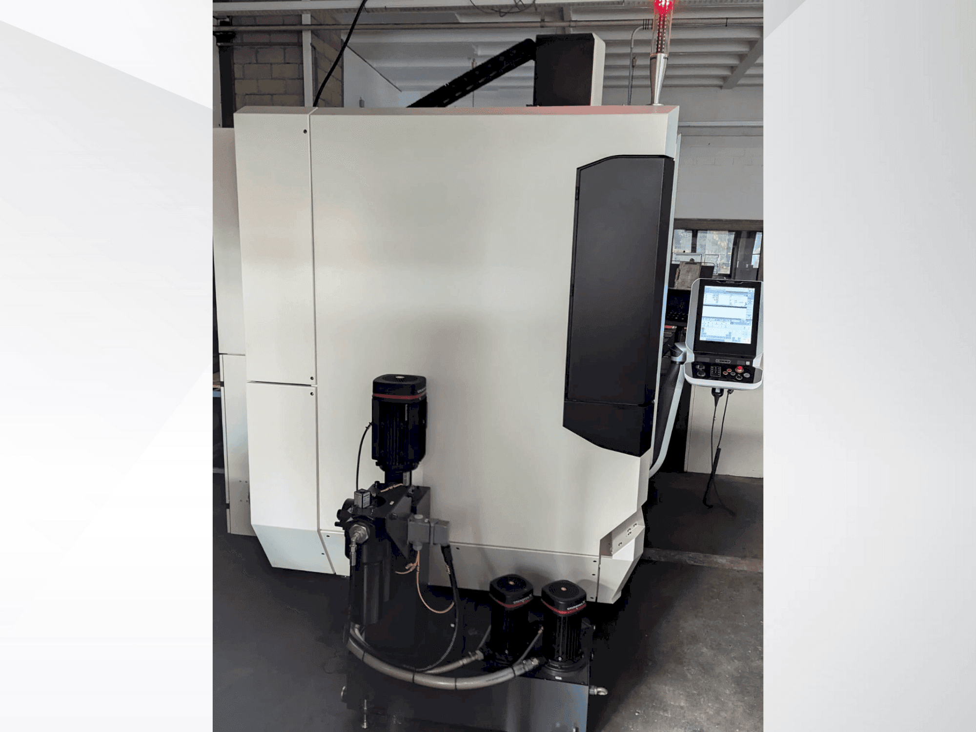 Makine  DMG MORI CMX 50U - Önden görünüm