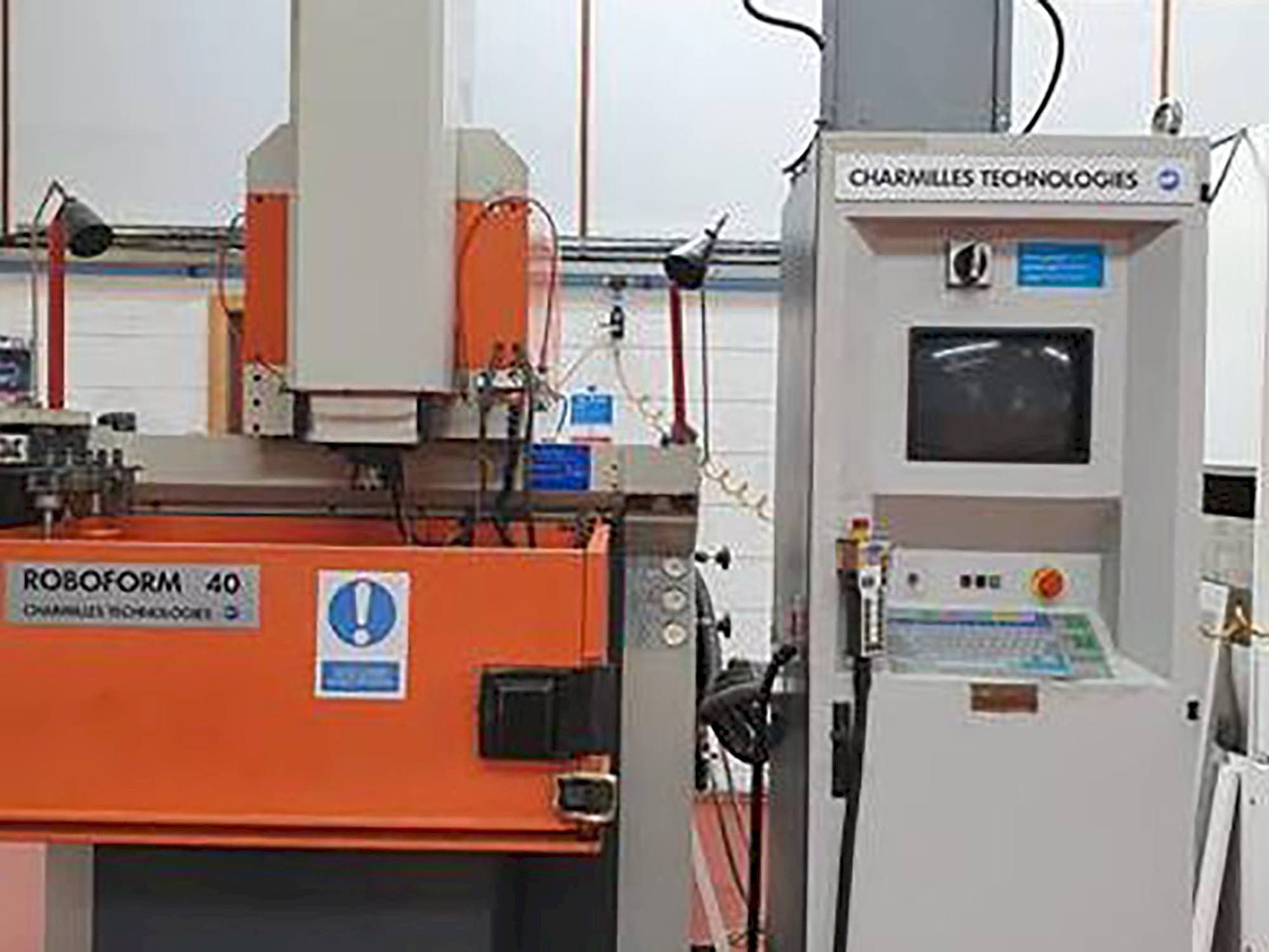 Makine  CHARMILLES Roboform 40 - Önden görünüm