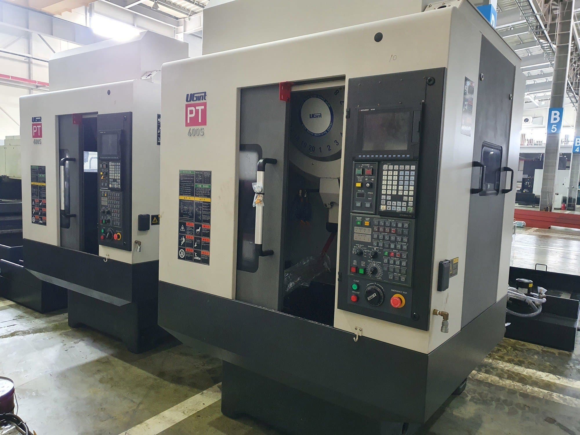 Makine  UGINT PT400S - Önden görünüm