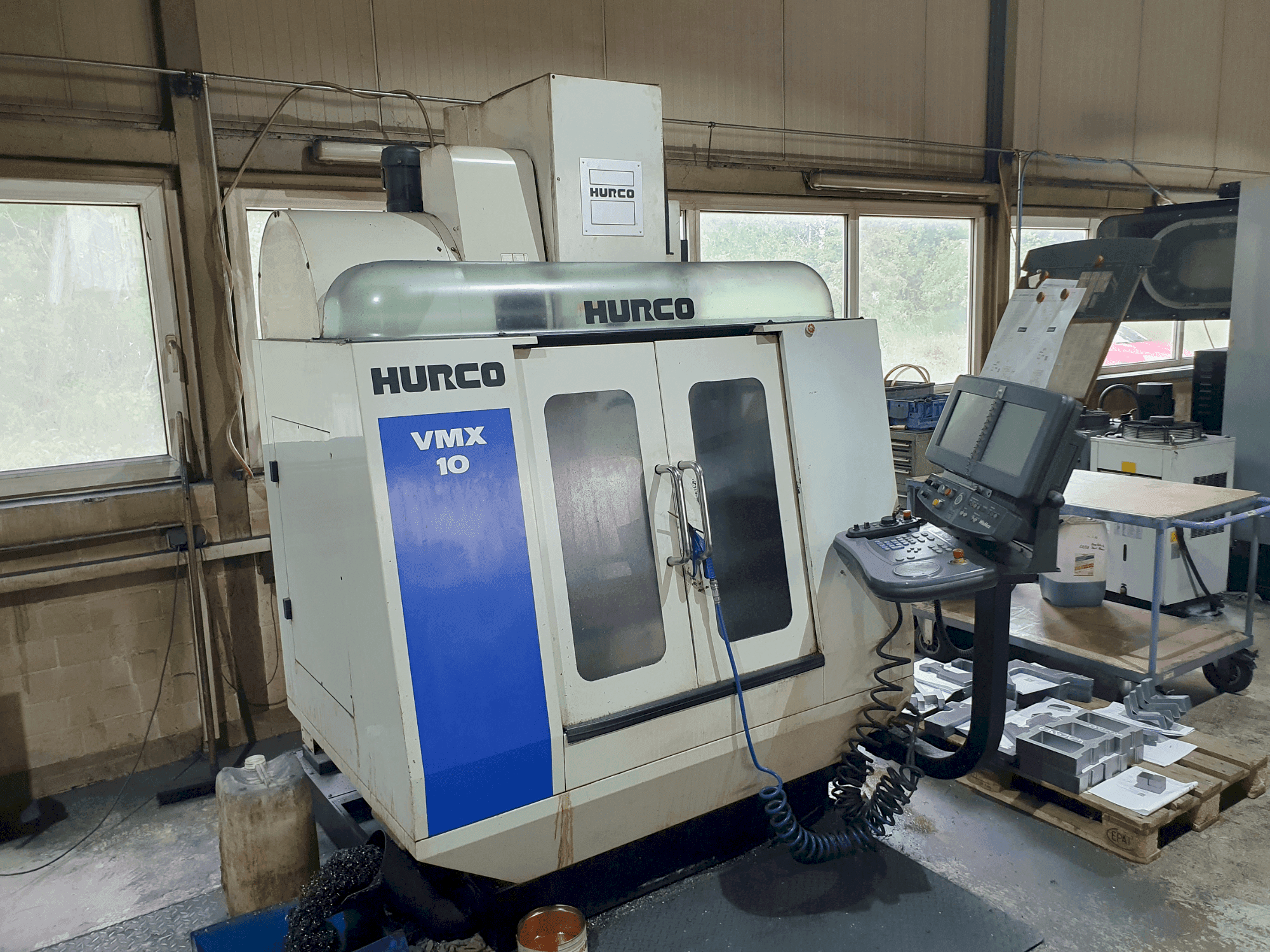 Makine  Hurco VMX10 (2011) - Önden görünüm