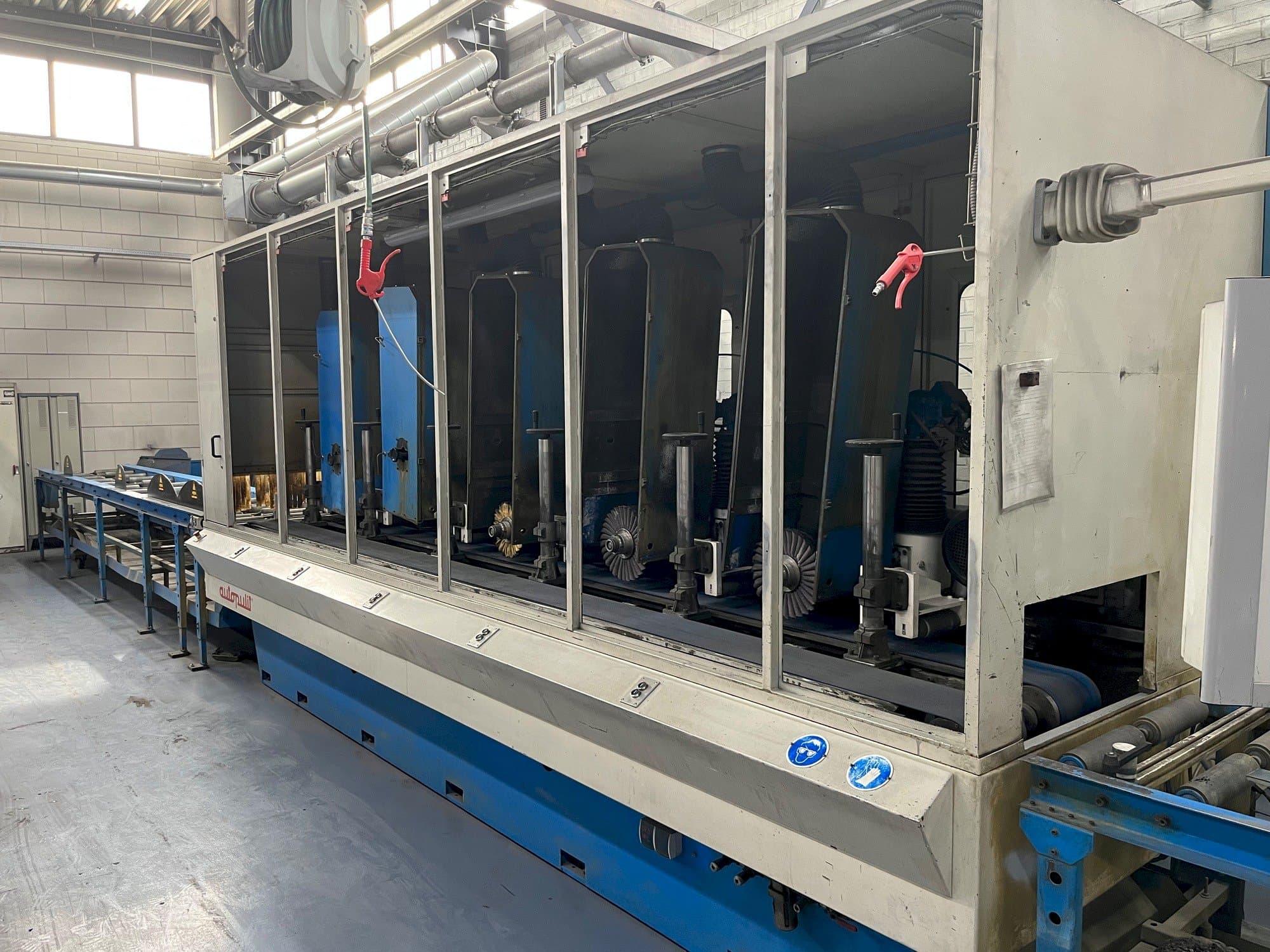 Makine  Autopulit E4R-200/5UP - Önden görünüm