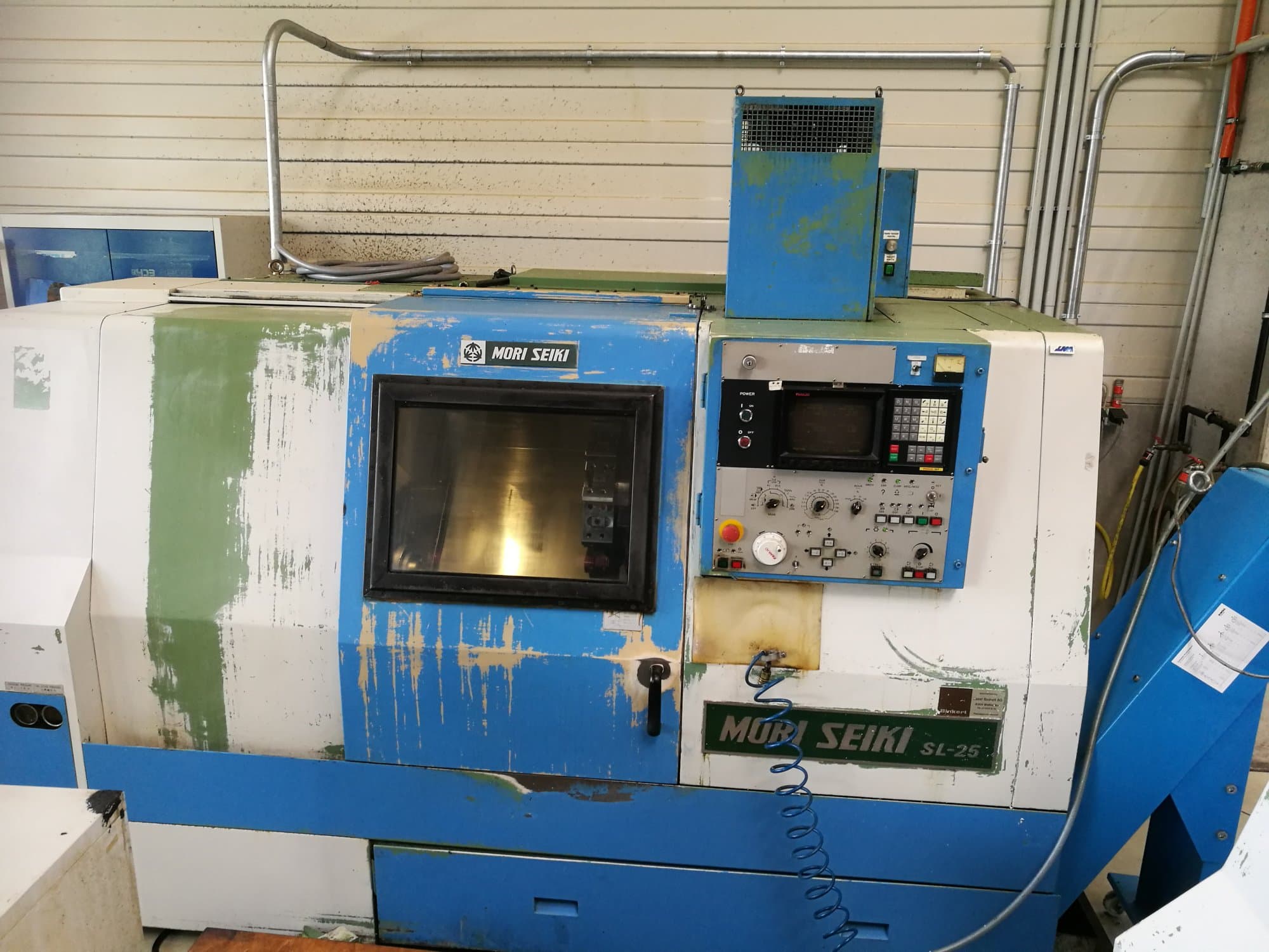 Makine  MORI SEIKI - Önden görünüm SL-25A/500