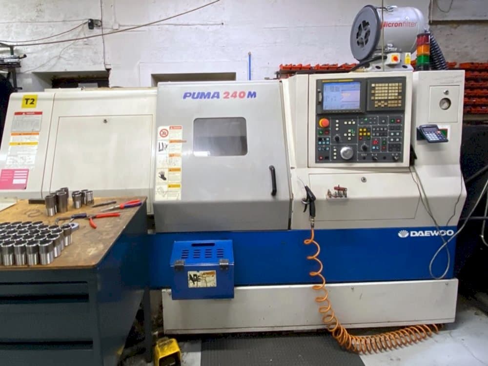 Makine  DAEWOO PUMA 240MB - Önden görünüm