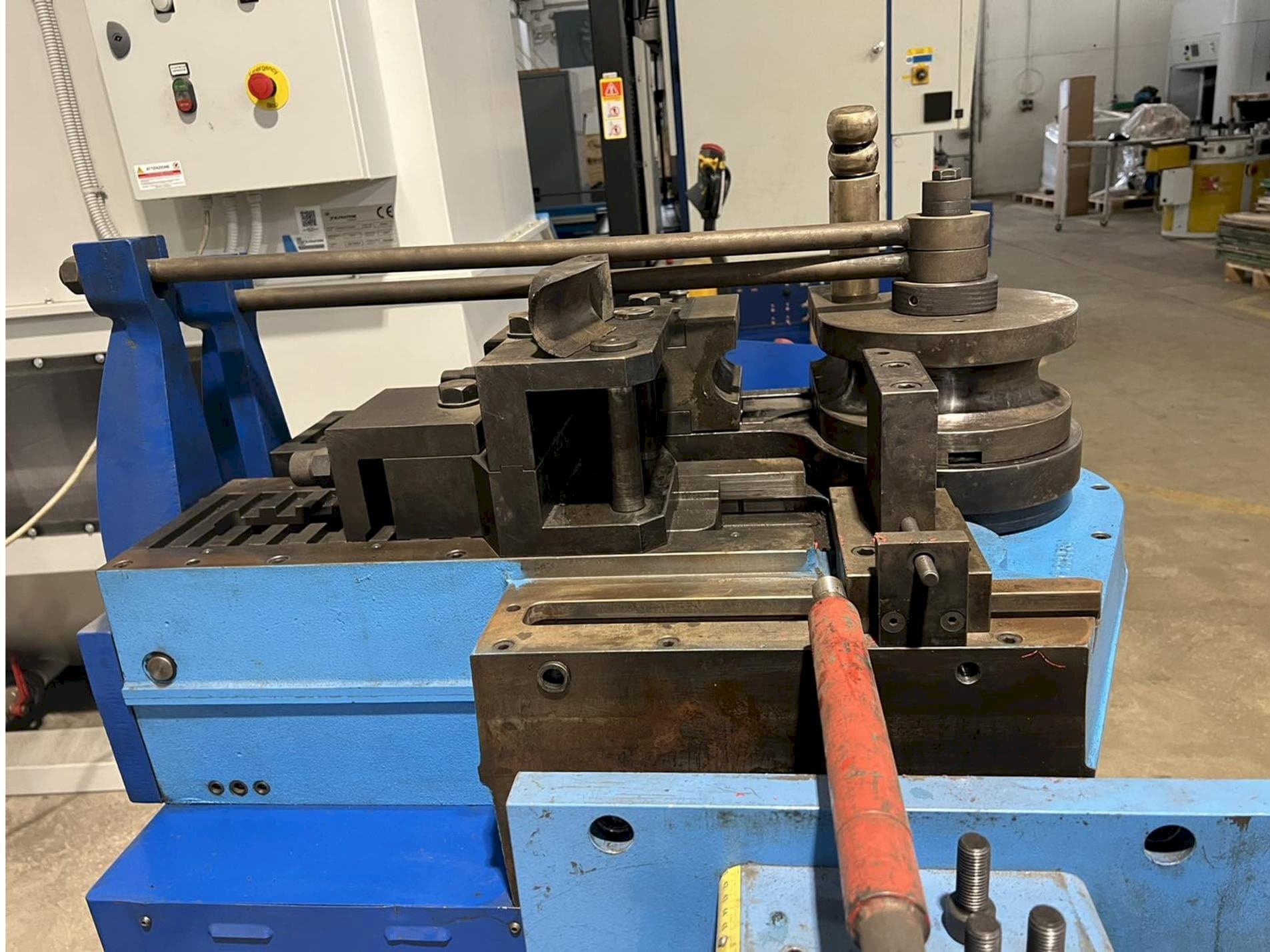 Makine  CBC Uni 90 - Sol taraftaki görüntü