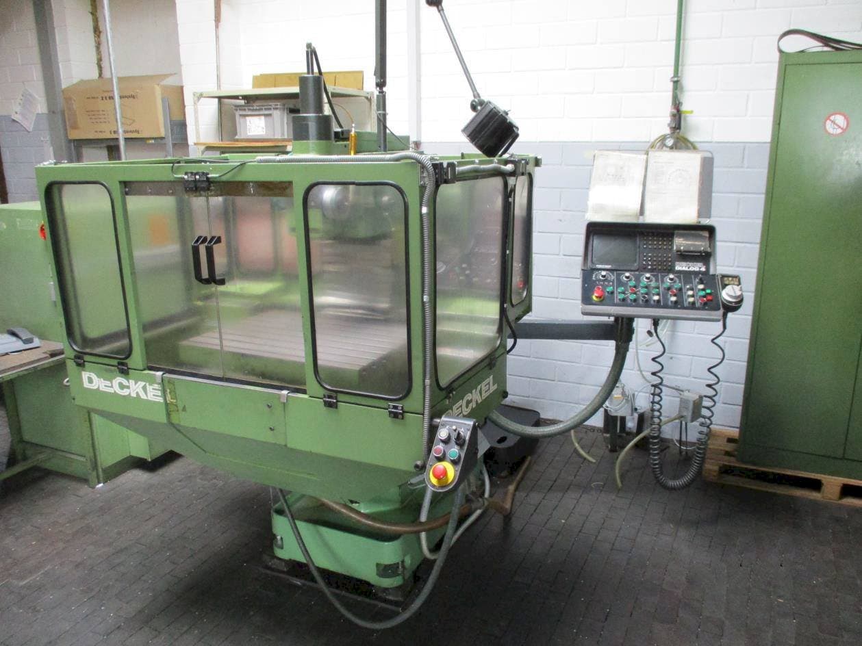 Makine  DECKEL FP 3NC - Önden görünüm