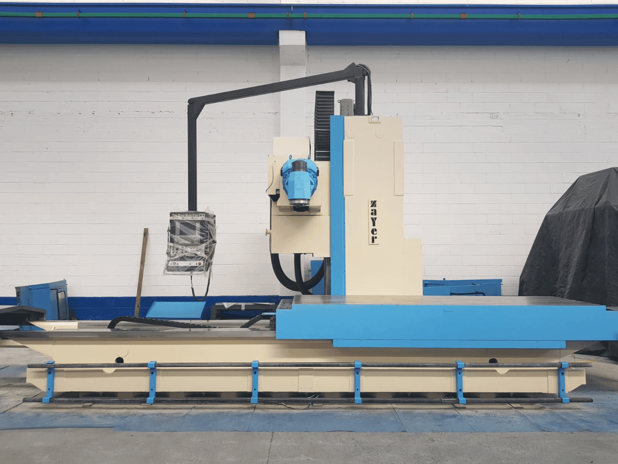 Makine  Zayer 30KF 3000 - Önden görünüm