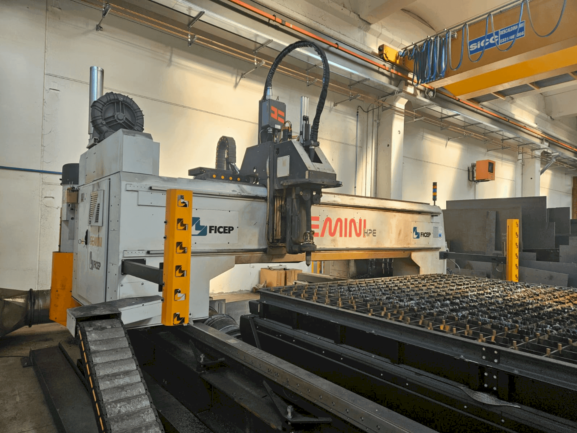 Makine  FICEP GEMINI G32 HPE - Önden görünüm