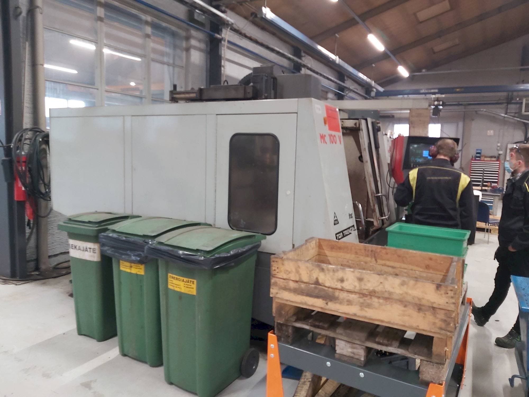 Makine  TOS TRENCÍN MC 100 V - Önden görünüm