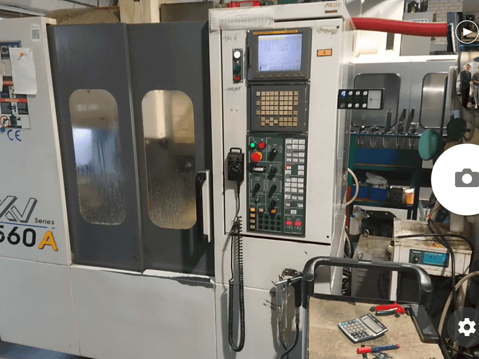 Makine  YCM XV560A - Önden görünüm