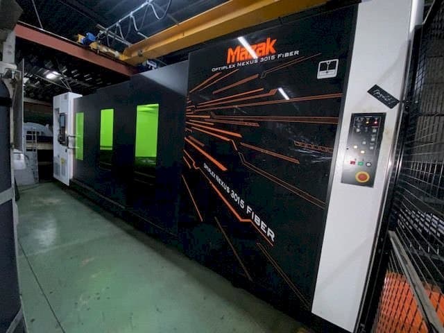 Makine  Mazak Optiplex Nexus 3015 - Önden görünüm