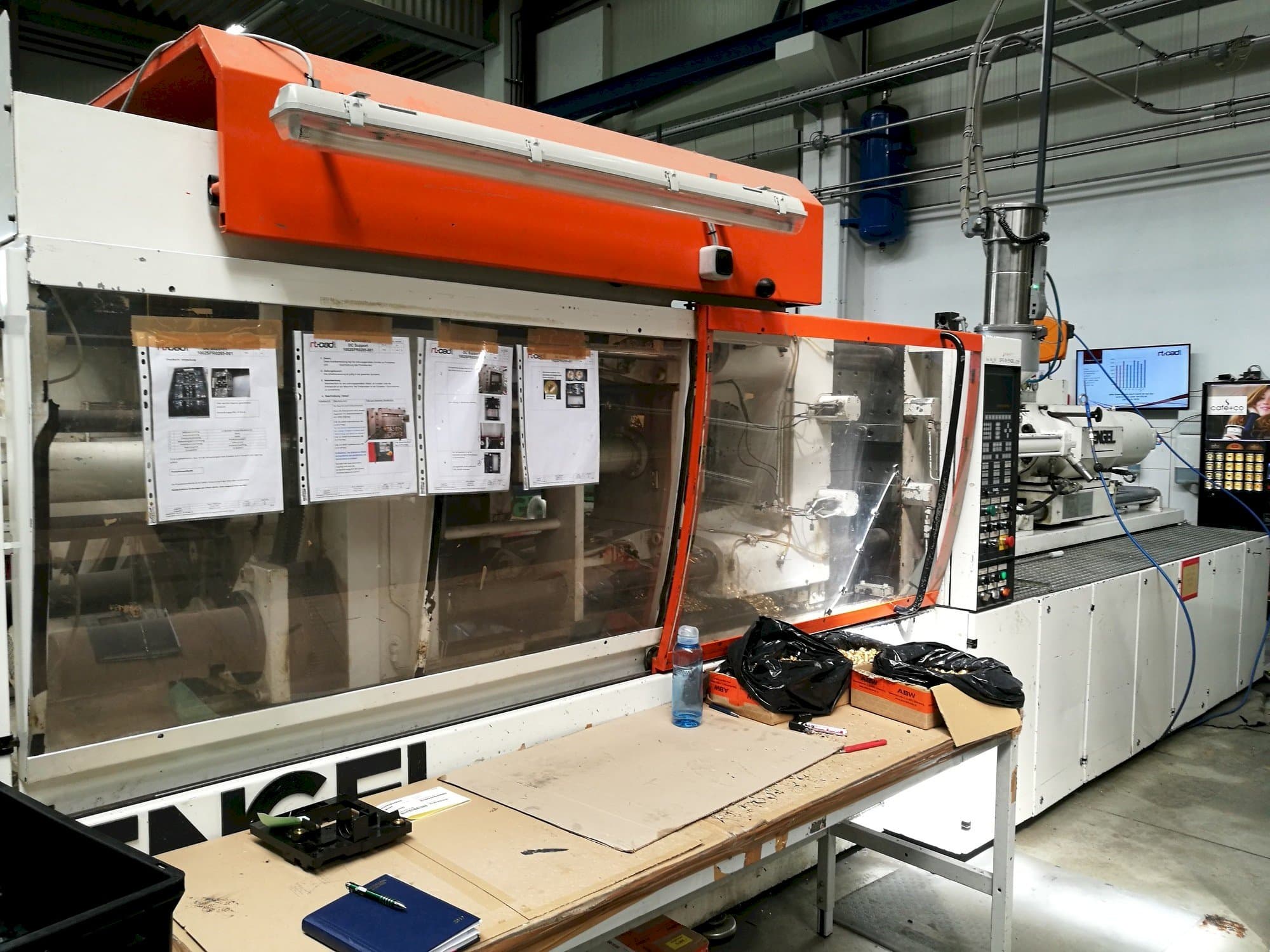 Makine  ENGEL ES 1300/225 - Önden görünüm