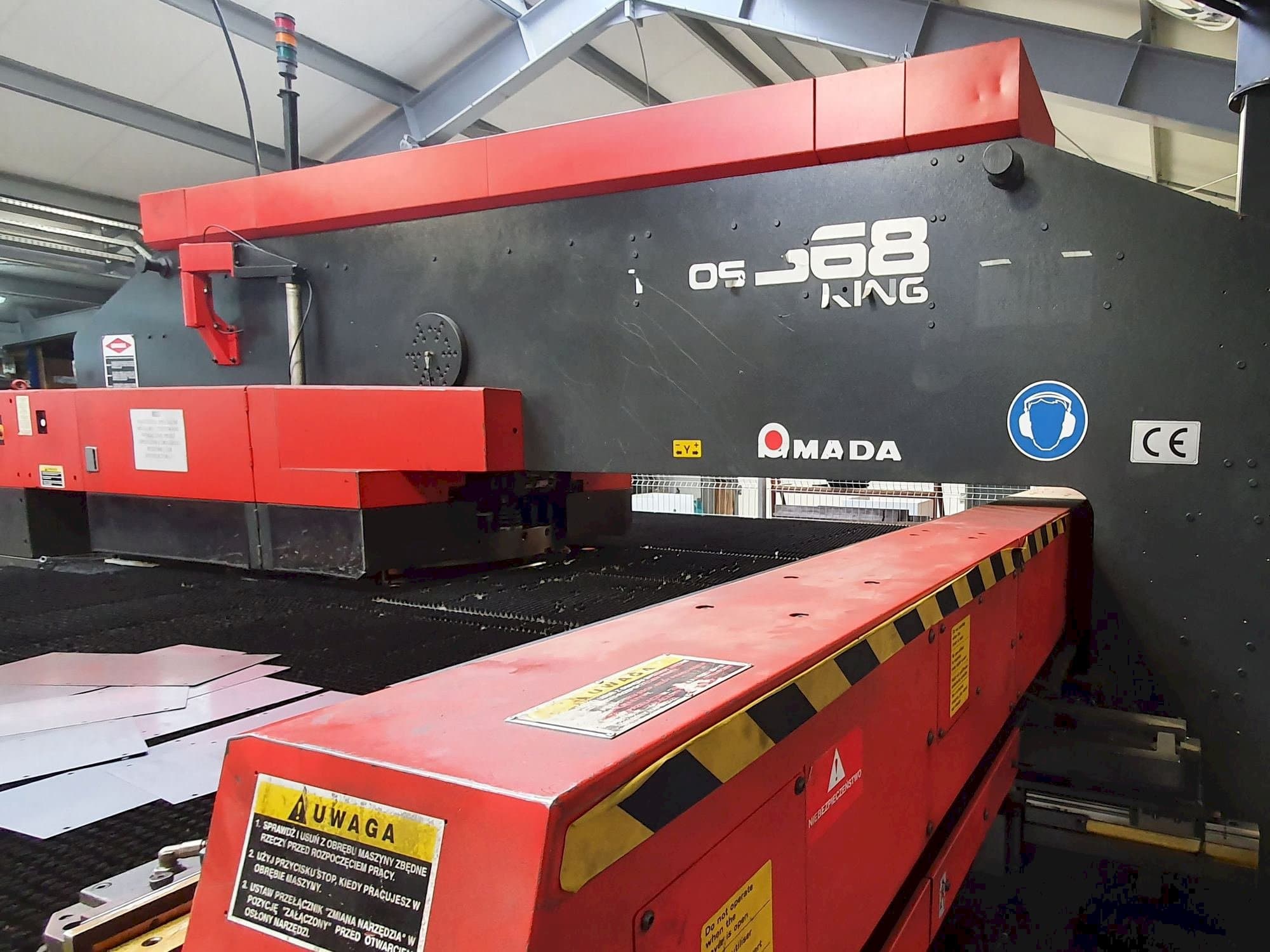 Makine  AMADA VIPROS 368 KING - Önden görünüm
