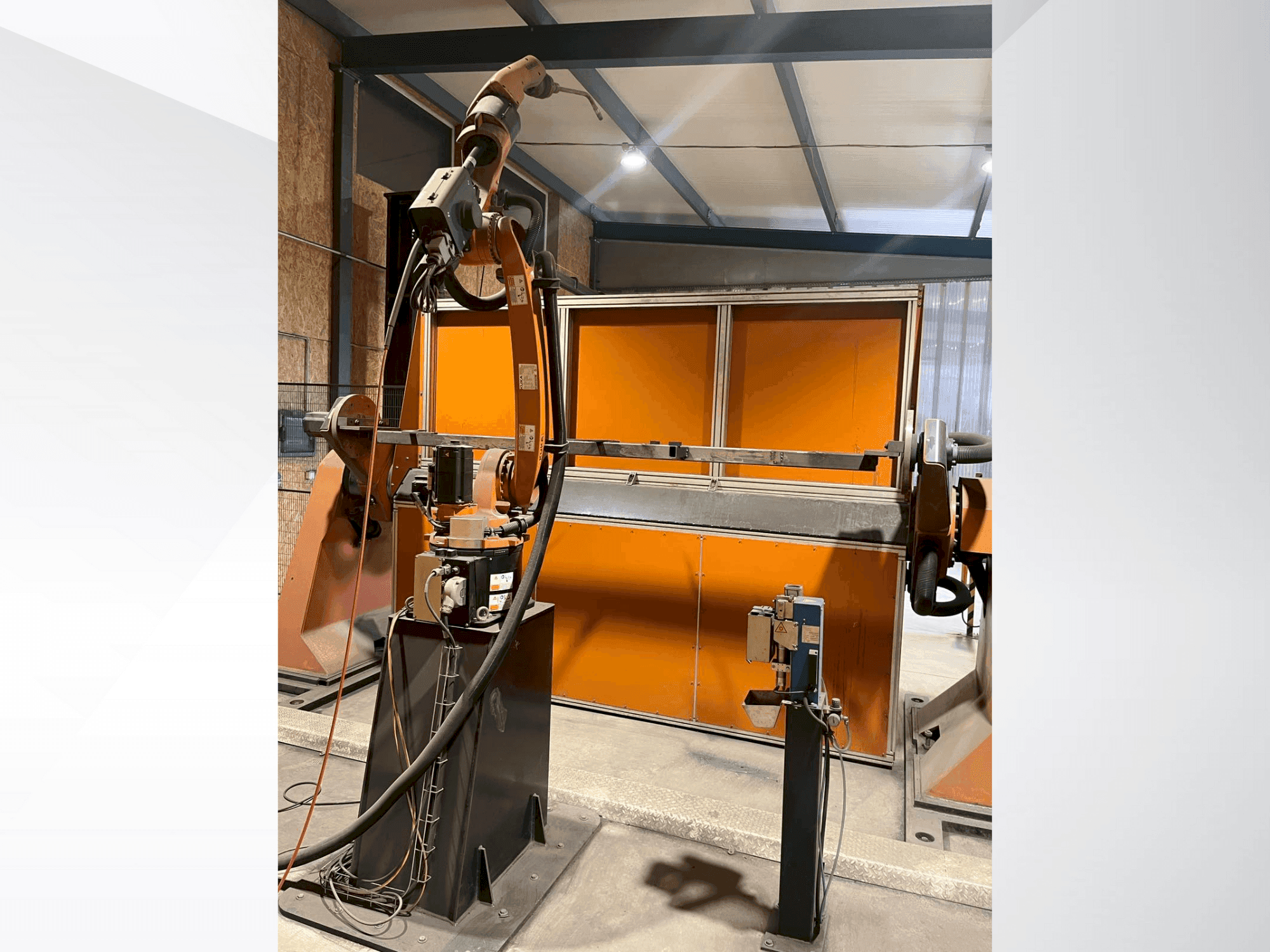 Makine  KUKA KR8 R2100-2 arc HW - Önden görünüm