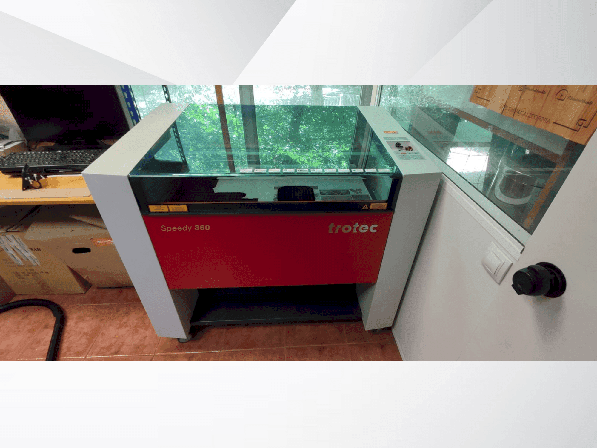 Makine  Trotec Speedy 360 - Önden görünüm