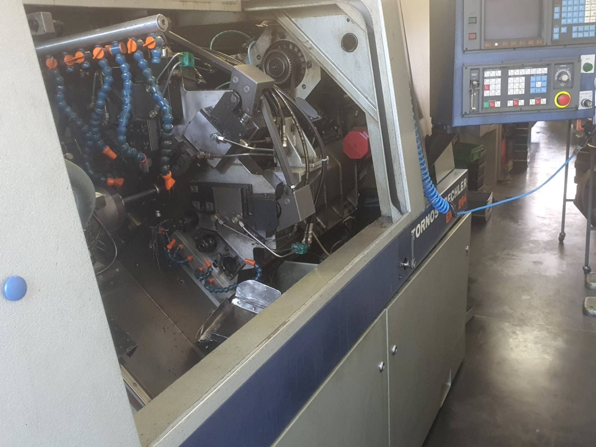 Makine  Tornos-Bechler ENC 264 - Önden görünüm