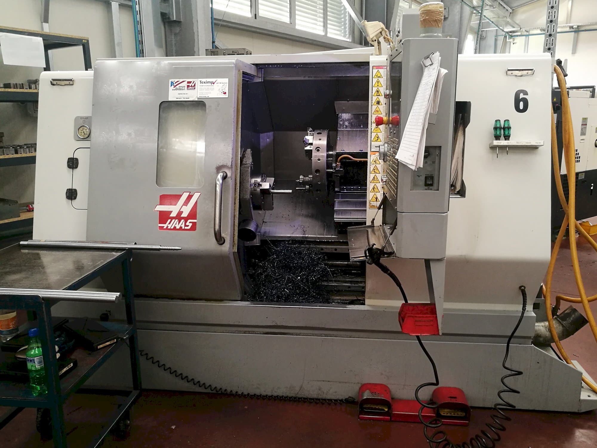 Makine  HAAS SL-20THE - Önden görünüm