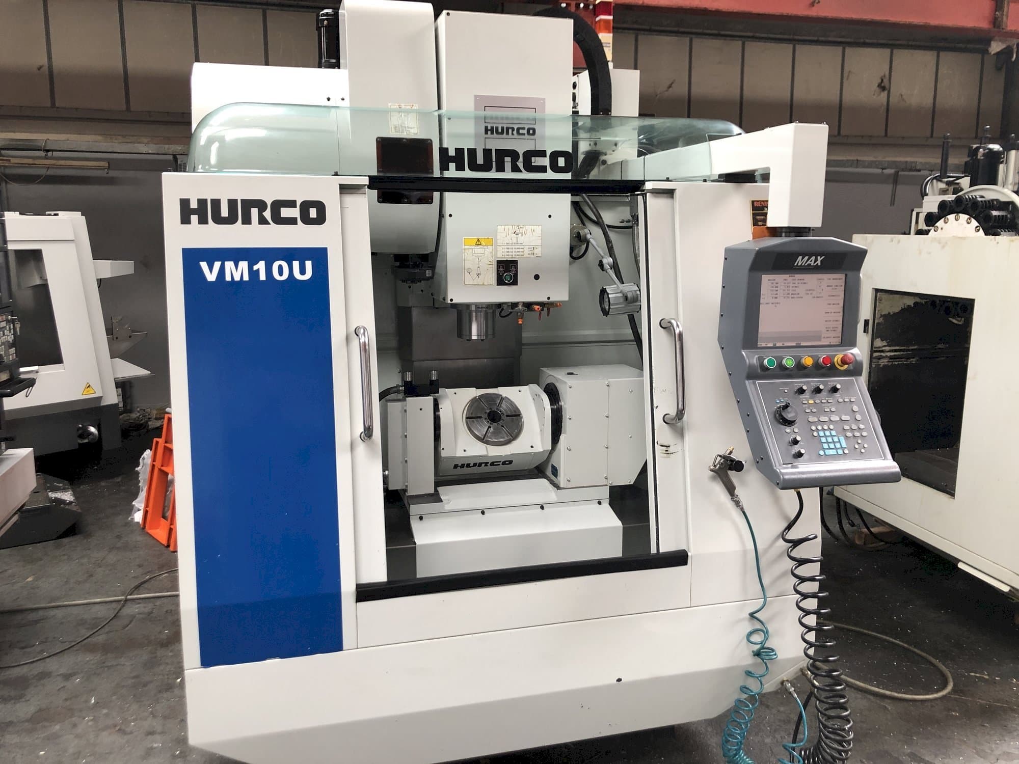 Makine  Hurco VM10U - Önden görünüm