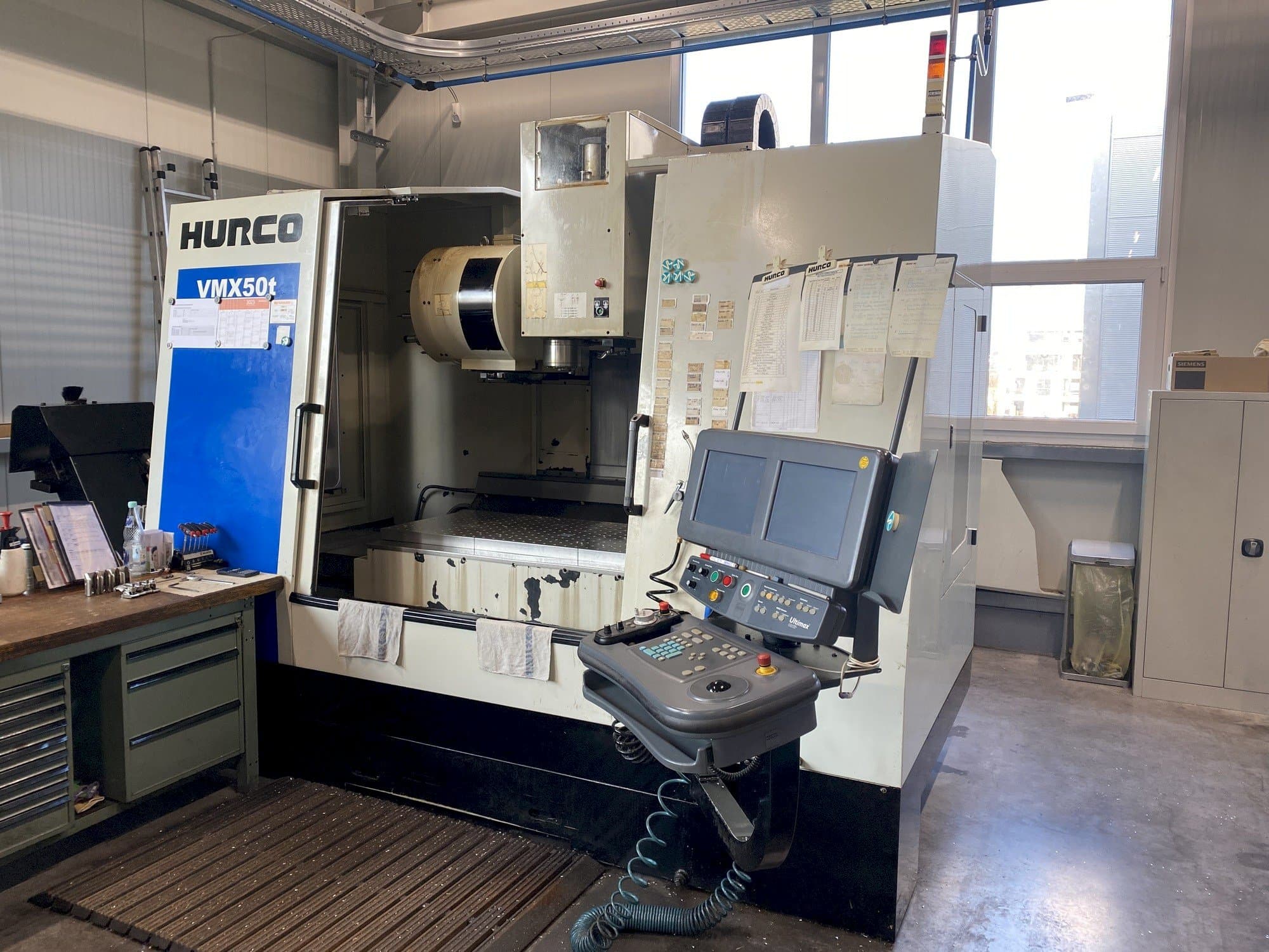 Makine  Hurco VMX 50/40T - Önden görünüm