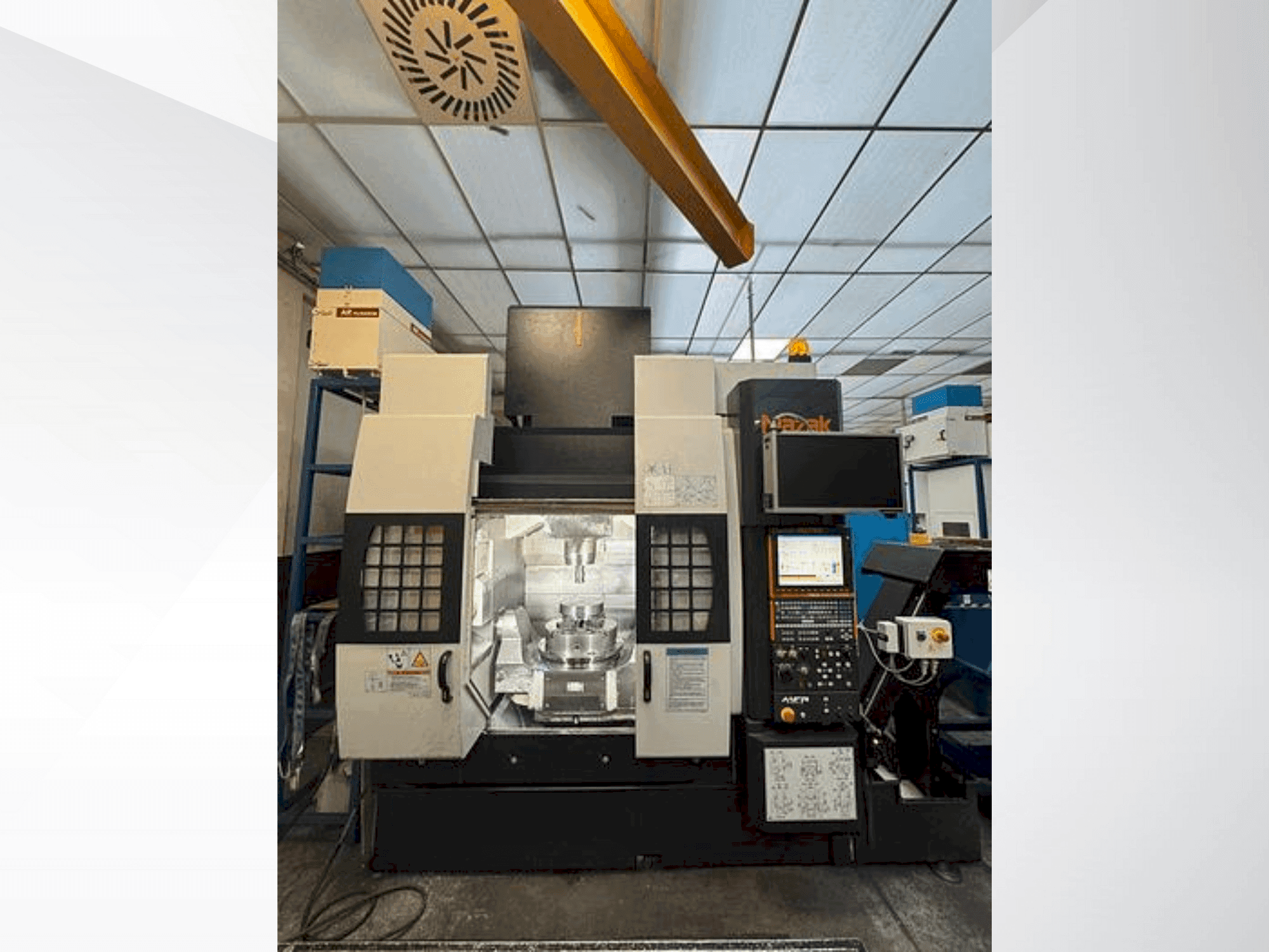 Makine  Mazak Variaxis 630-5X T - Önden görünüm