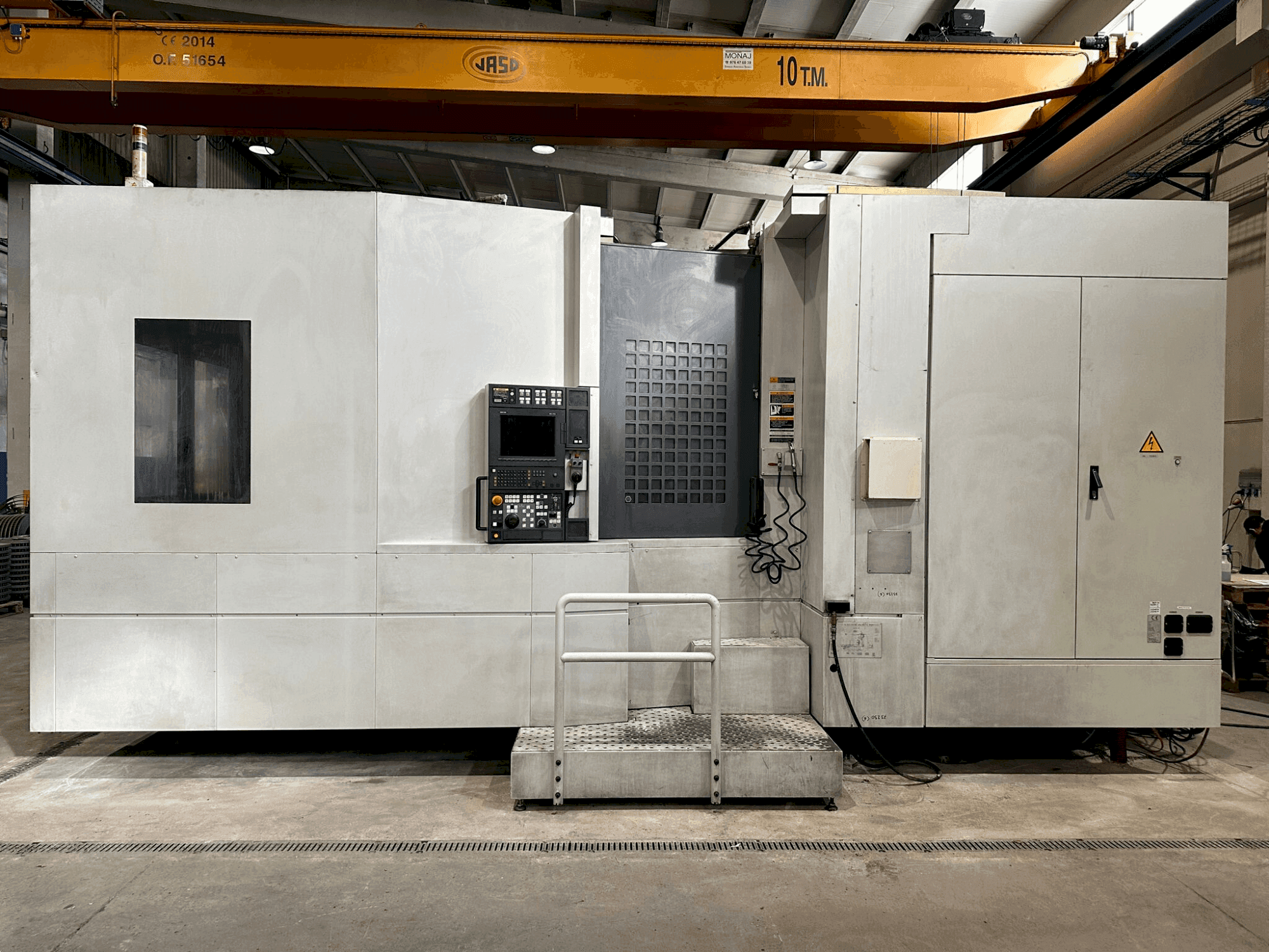 Makine  MORI SEIKI NH8000DCG - Önden görünüm