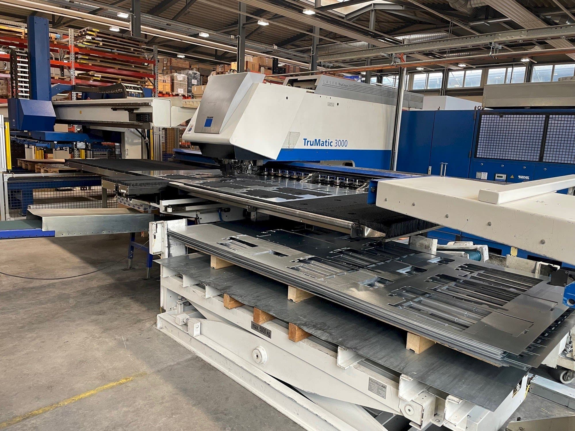 Makine  TRUMPF Trumatic 3000 - Önden görünüm
